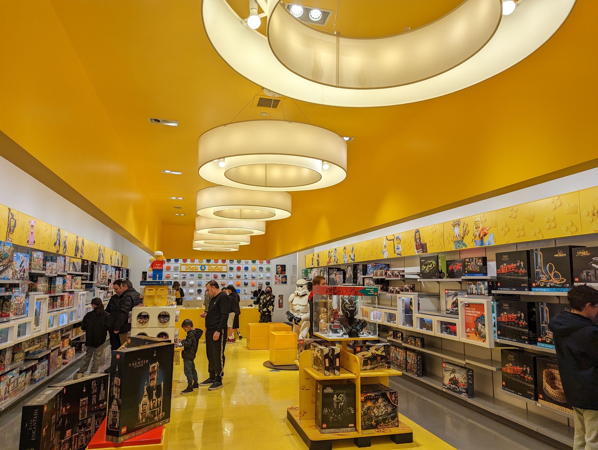 Quick look inside the LEGO Store in Las... - Beyond the Brick | Facebook