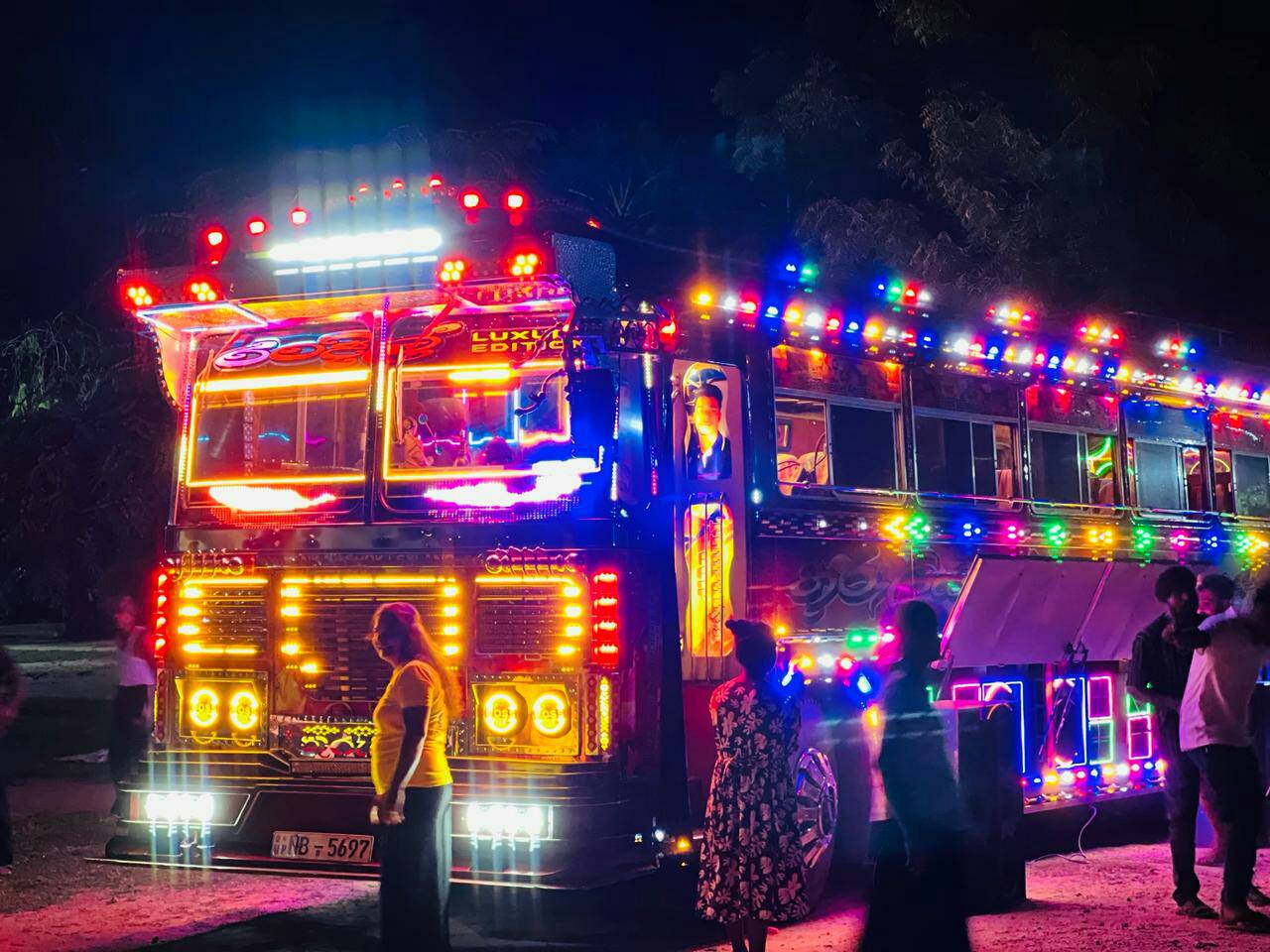තුරුලිය Luxury Edition - Grand Limousine VVIP Party Bus | Monaragala