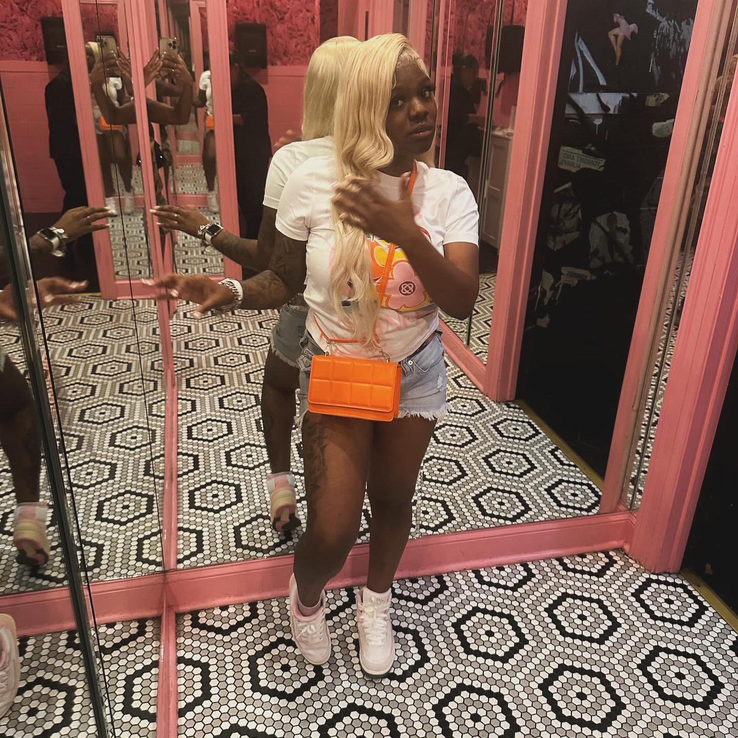 Mikell Janaa