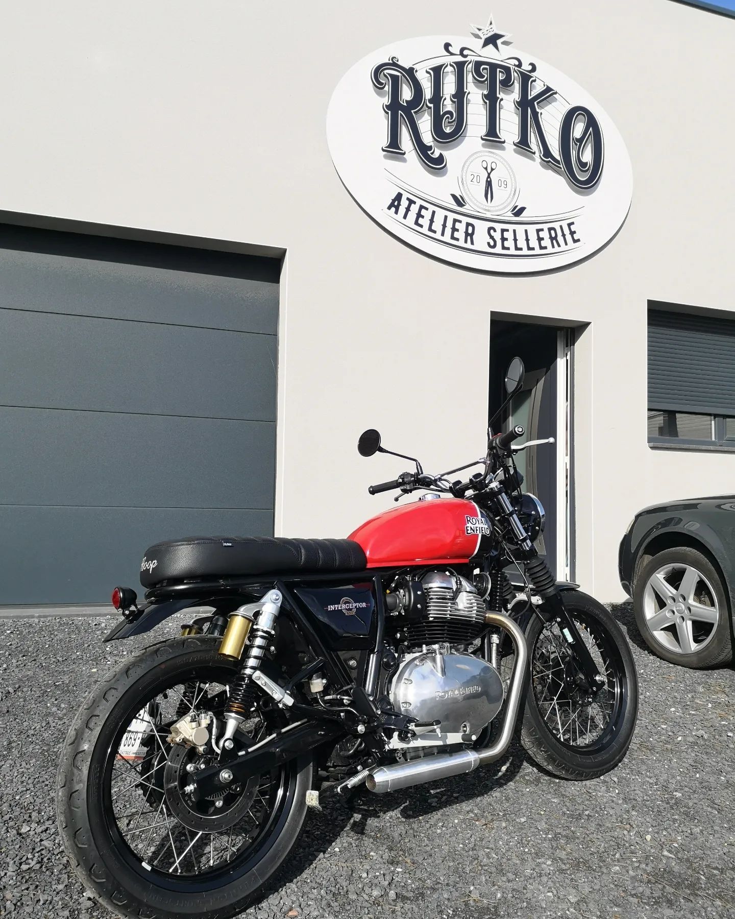 Sellerie Rutko - Selle sur mesure pour cette royal enfield...