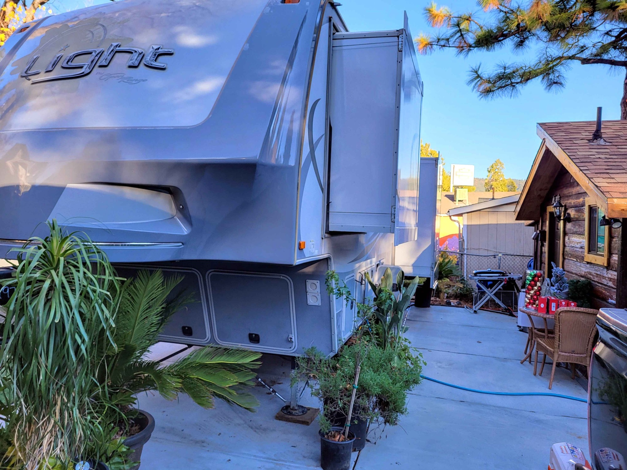 2016 Light fifth wheel - RVs & Campers - Crestline, California ...
