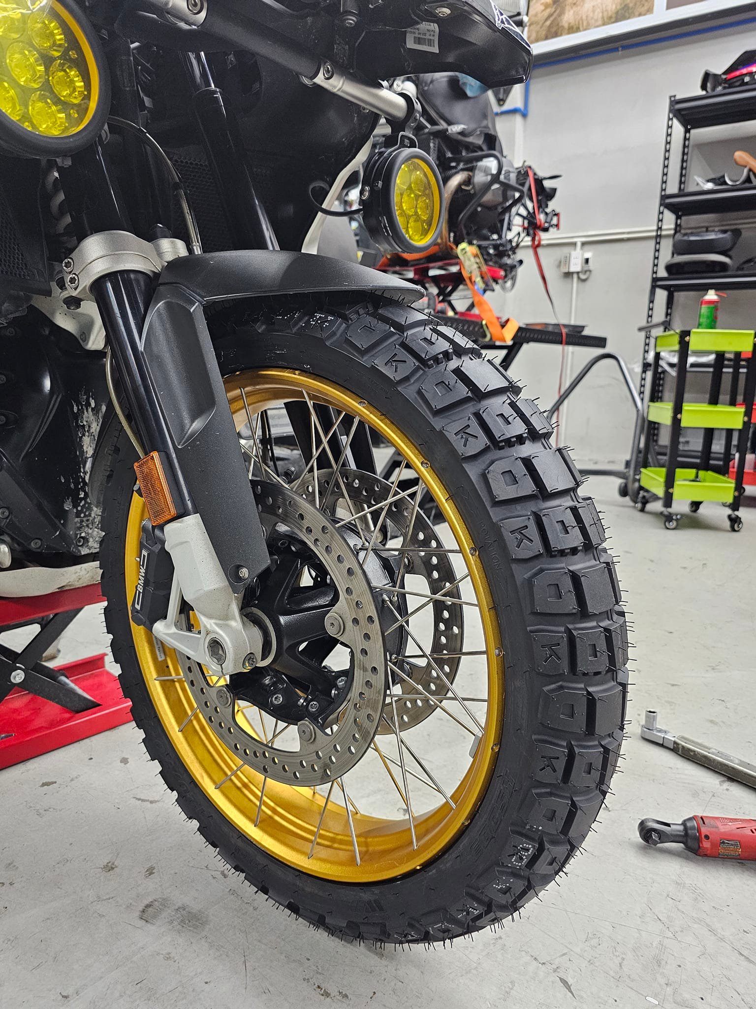 TopRun Racing - Lốp SuperSunr cho GS/GSA , gai siêu ngầu... | Facebook