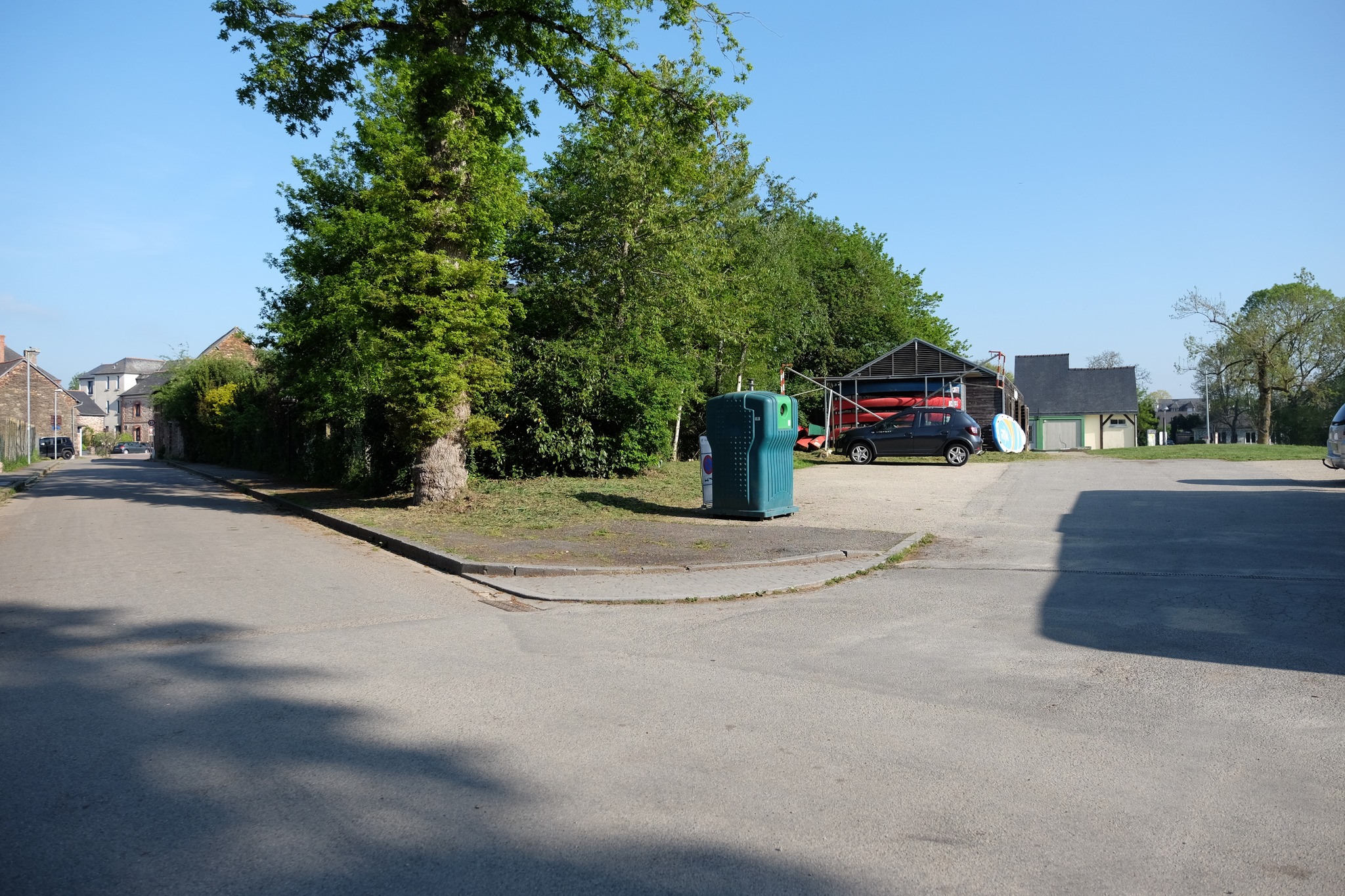 ♻️ I Déchet I🍸 Le container à... - Ville de Guichen Pont-Réan | Facebook