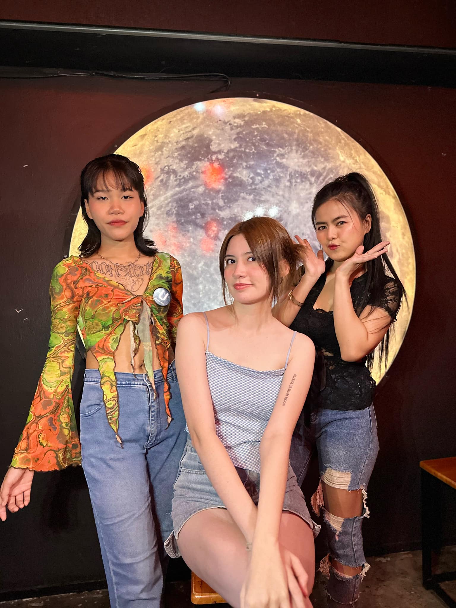 “มาสมัครงานใหม่ ทดลองงานวันแรก... - Unique Bar Ratchada