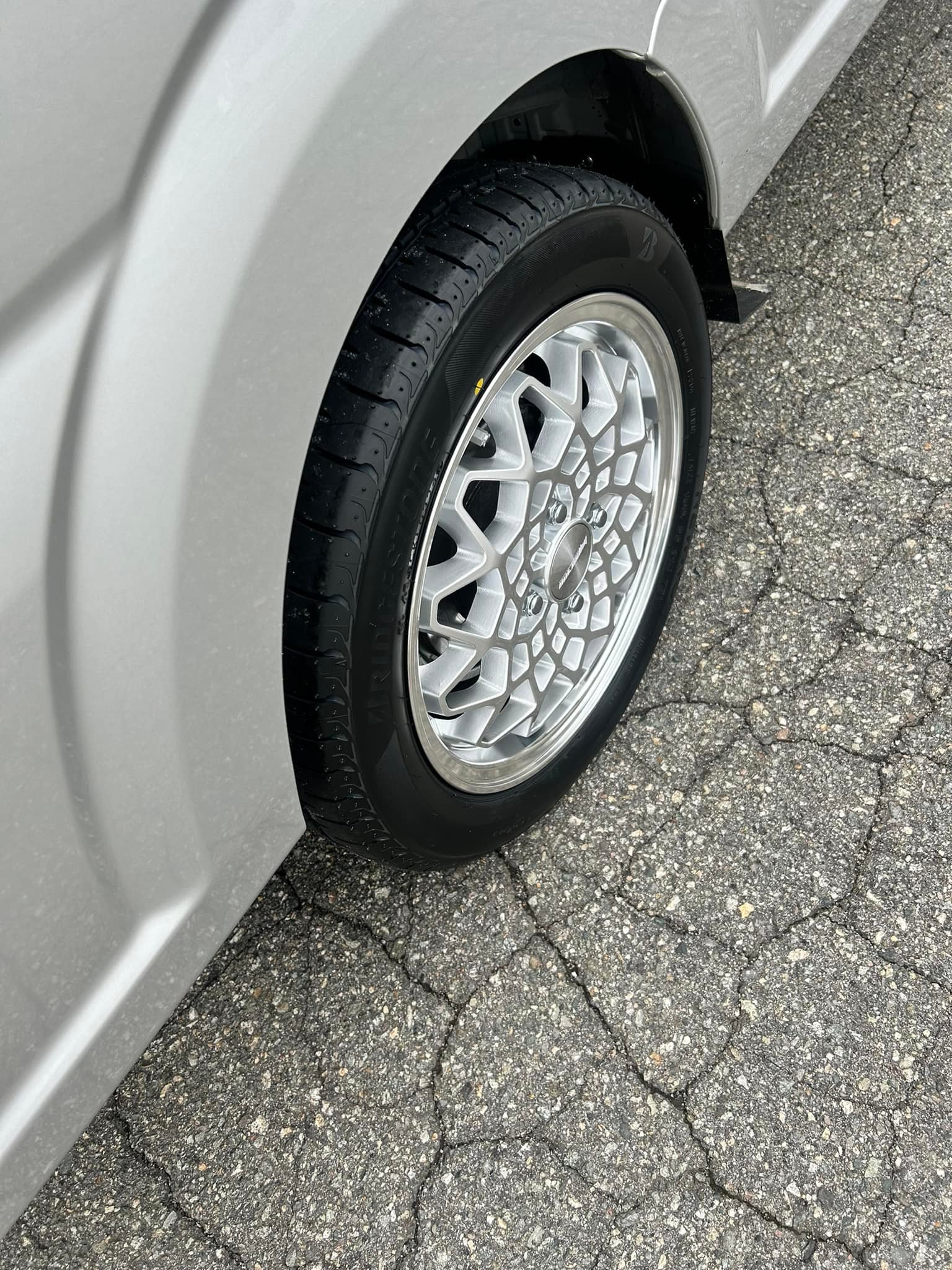 軽トラカスタム 165/55R14 NEWNO 14x5.0 カルマ 決まってますね！