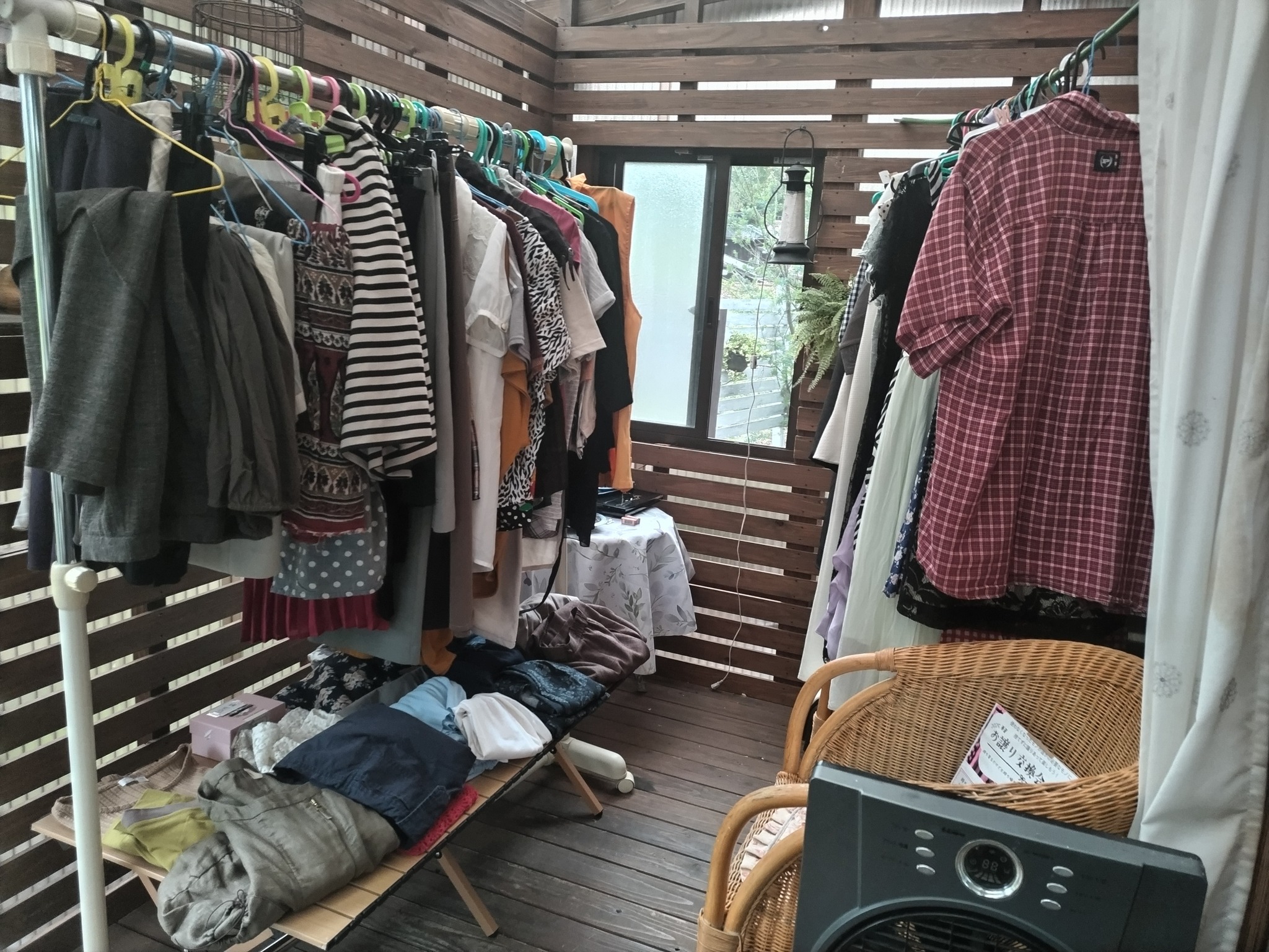 今、お譲り会モコカフェさんで開催中です。 大事なものだけれど使わ 