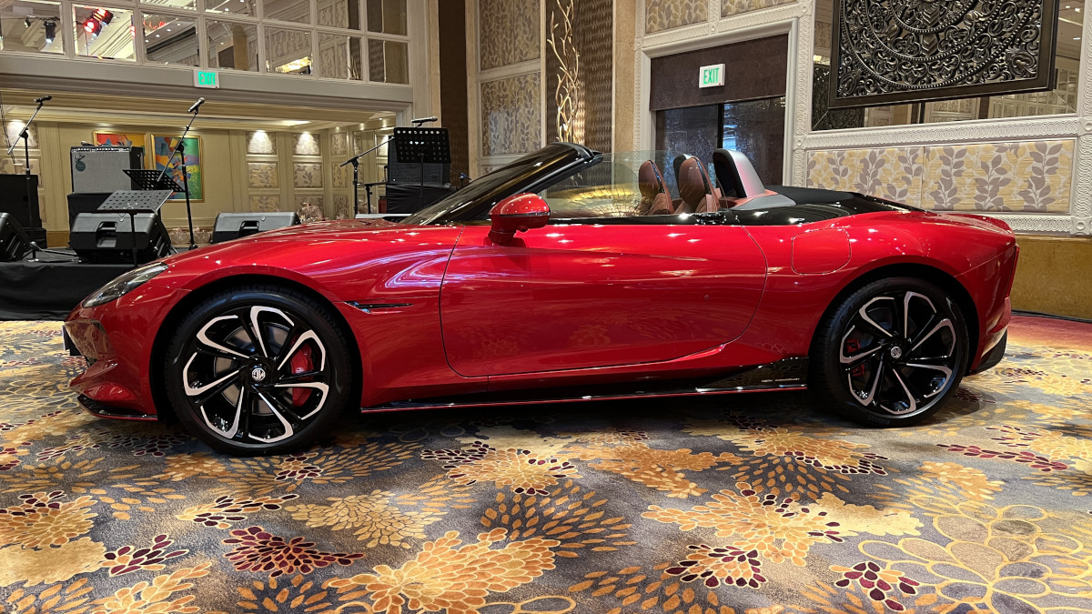 Top - MG CYBERSTER PREVIEWED IN PH The Cyberster is MG’s first roadster ...