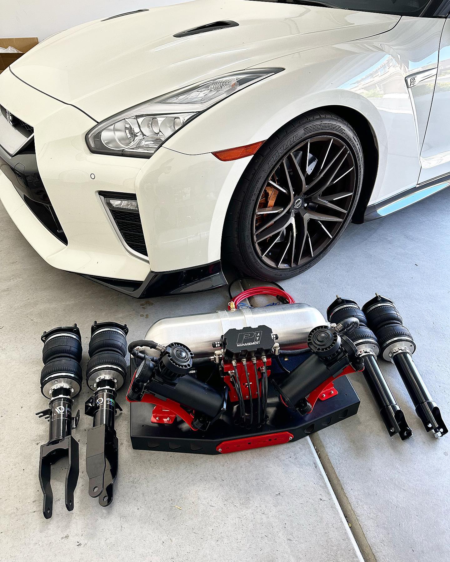 @tzillahh For 2021 Nissan GTR R35,... - Airdemand Suspension | Facebook