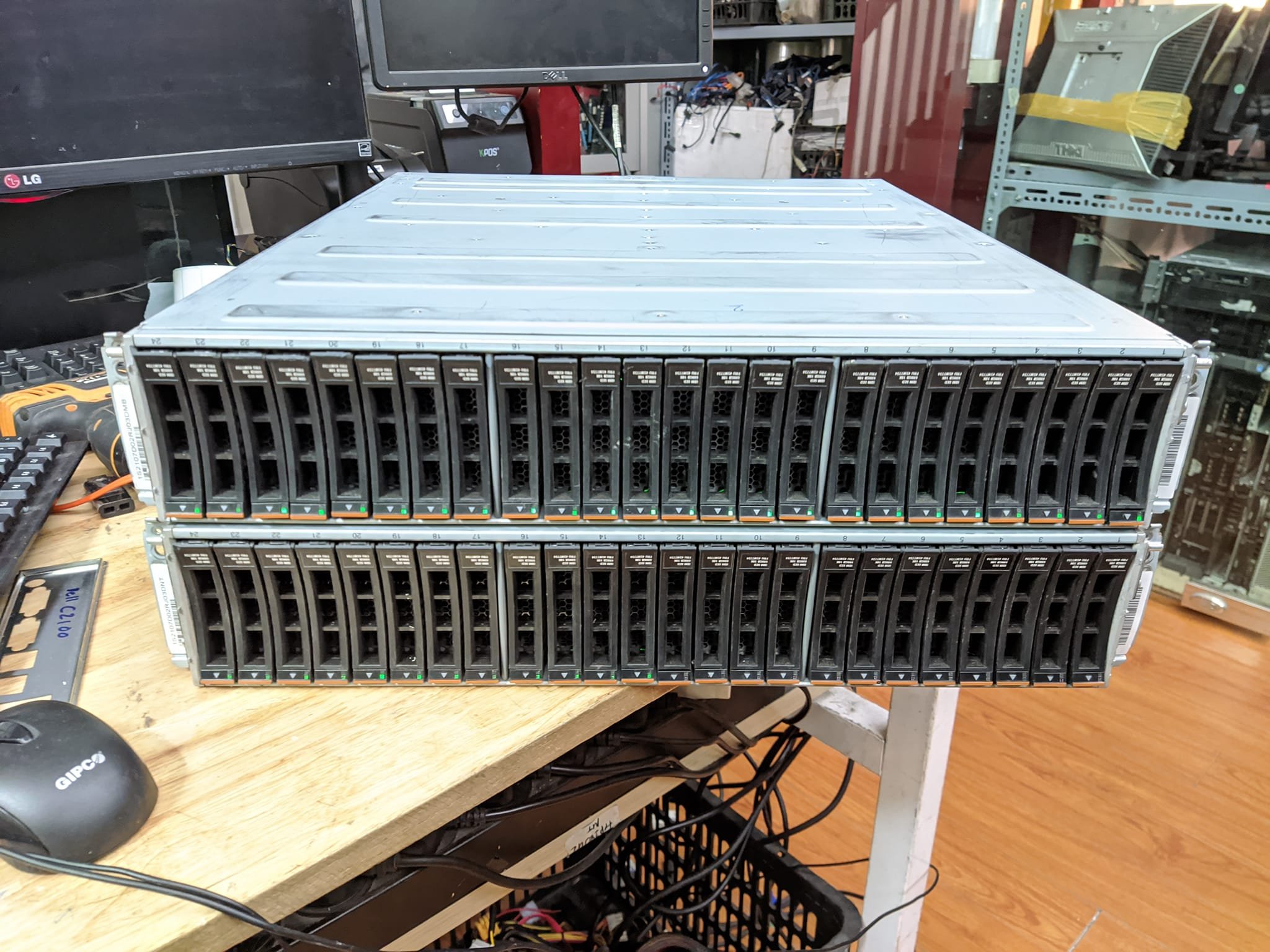 Thiết bị lưu trữ IBM Storage IBM 2107.D02 DS8000 Full 24bay 24 ổ SAS ...