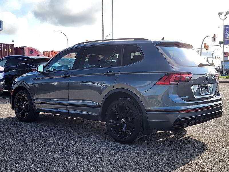 2023 Volkswagen Tiguan Comfortline R-Line Black Edition 4MOTION - Cars ...