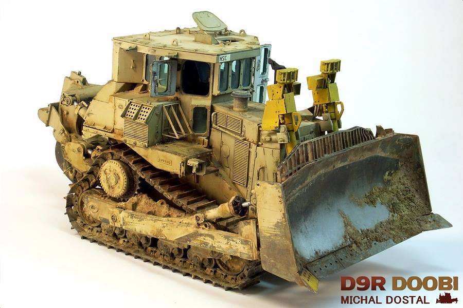 Meng Model 1/35 D9R Doobi Armoured Bulldozer # 002 - Plastic Model