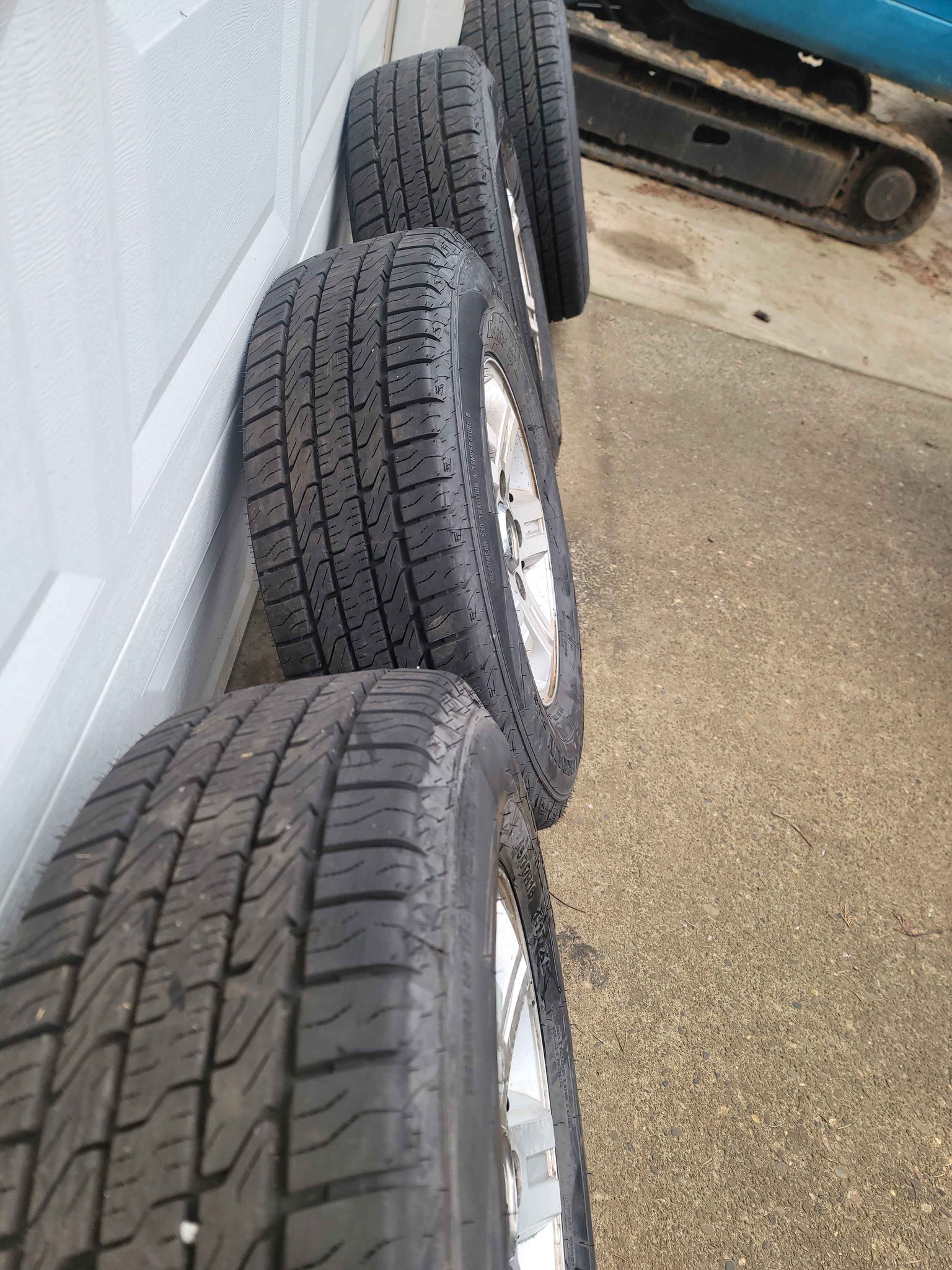 245 70 r16 like new on Wheels - Car Wheels, Tires & Parts - Happy ...