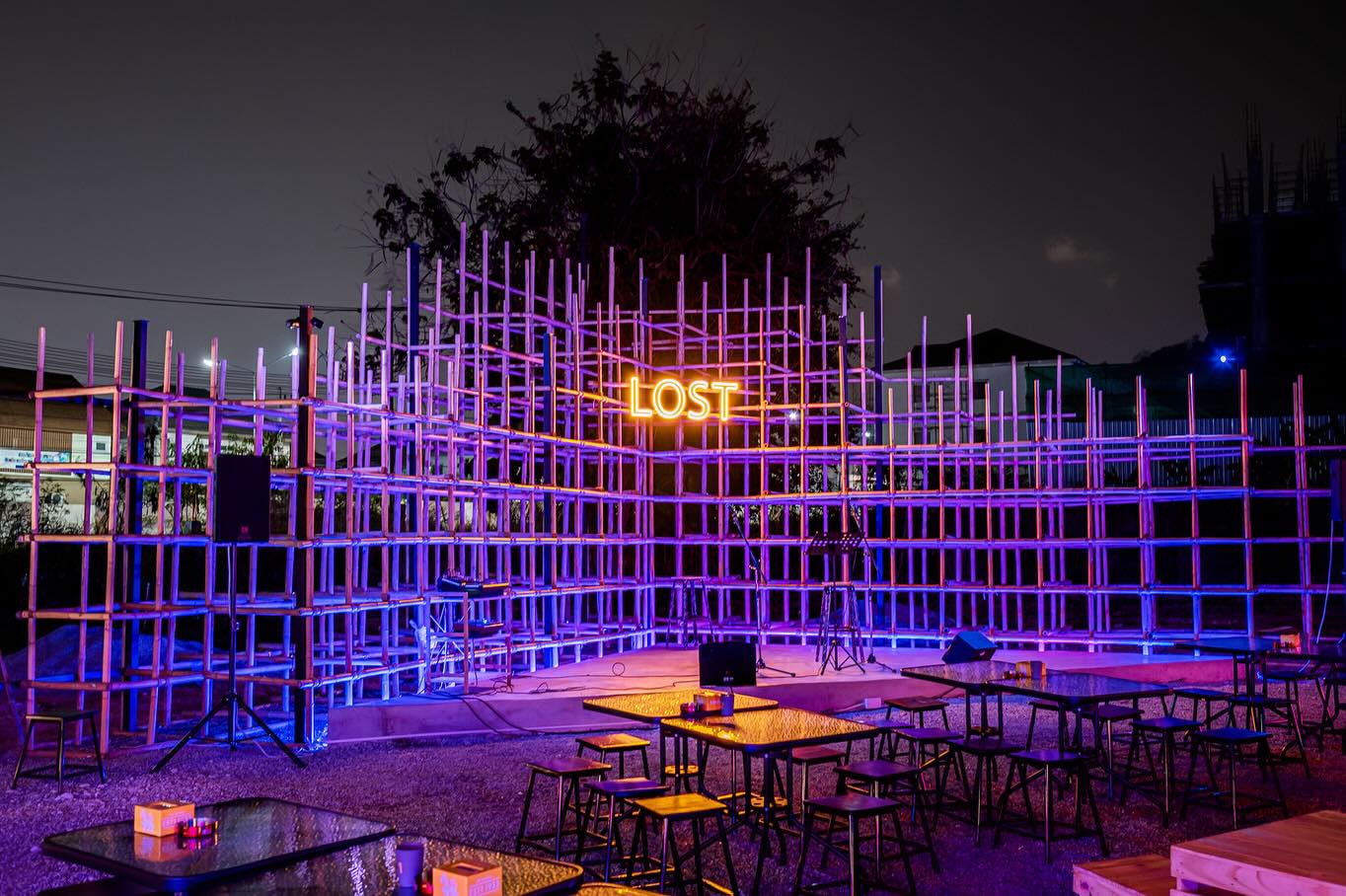 LOST BAR | Si Racha