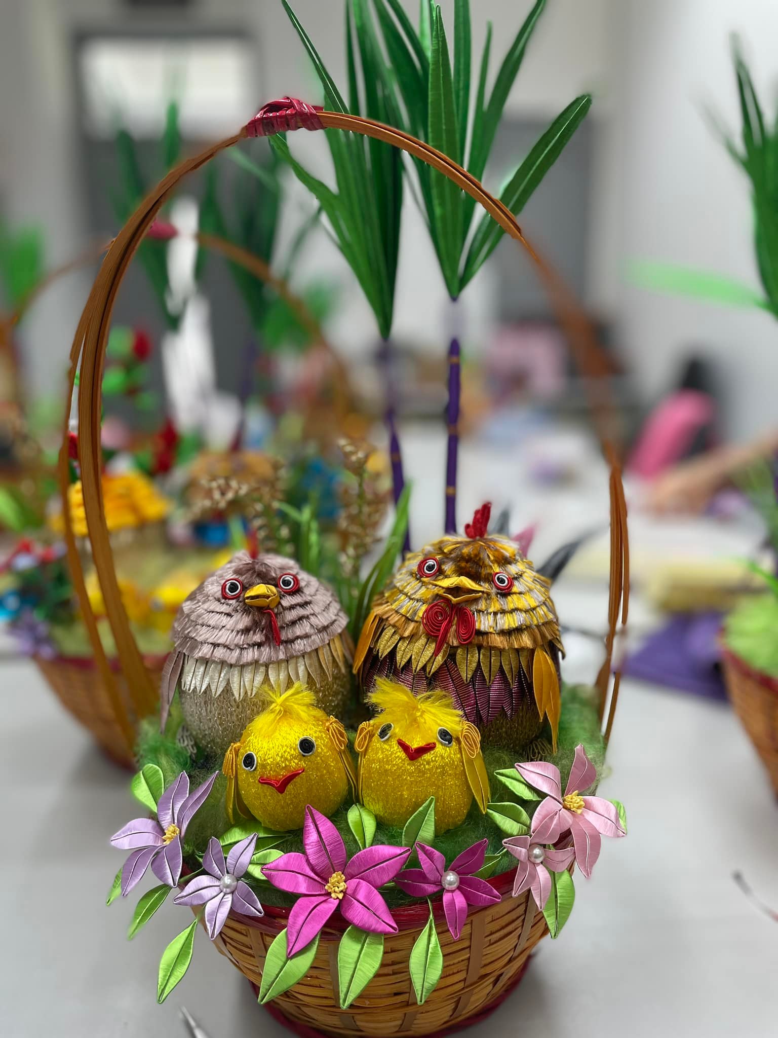 繒 纏花工藝 - 帶路雞 #光榮國小志工纏花班 #本工坊原創禁止模仿 #繒 #纏花 #繒纏花 #曾國棻 #纏花工藝... | Facebook