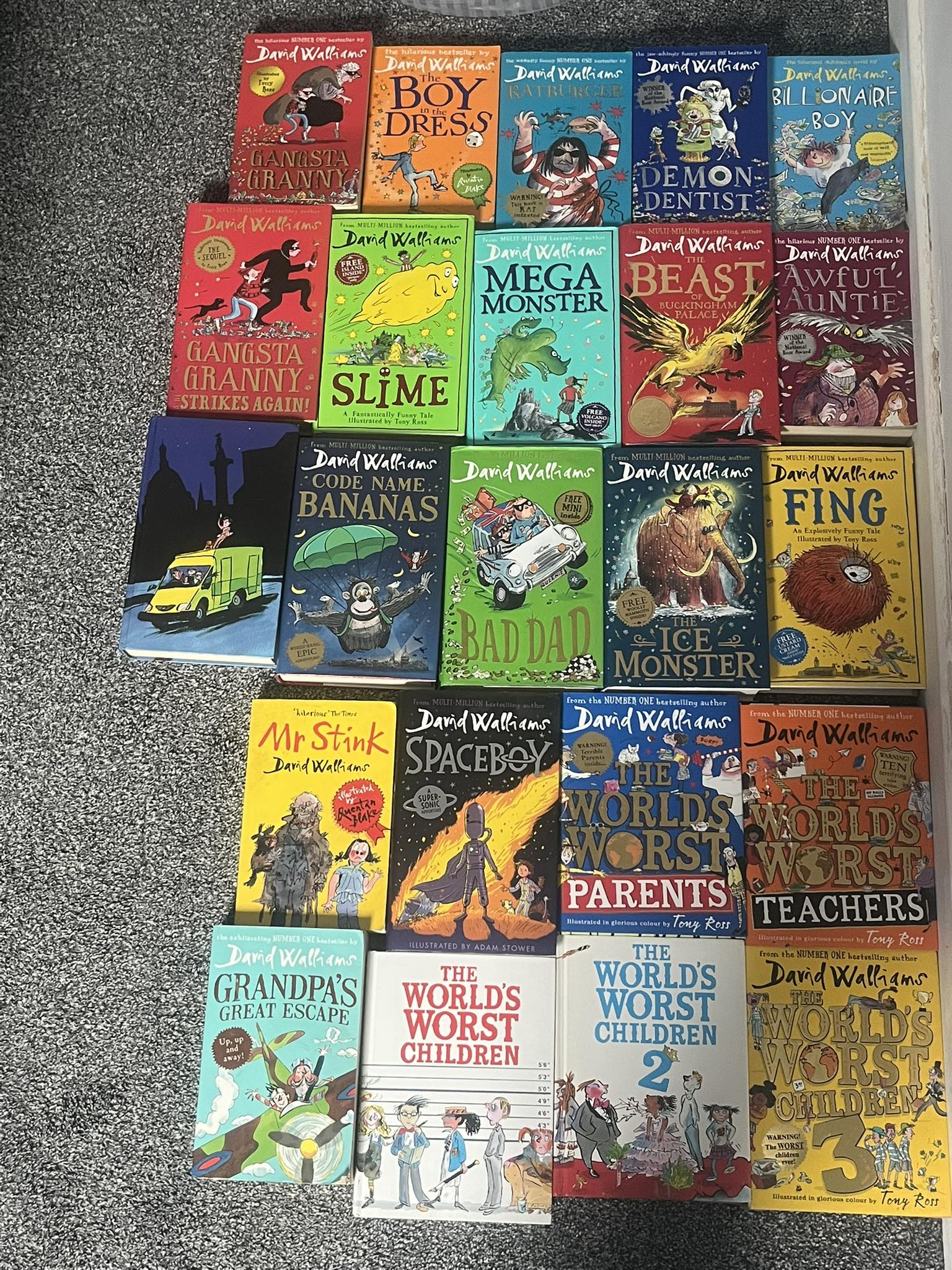 David Williams books set or single Dm me for more info x