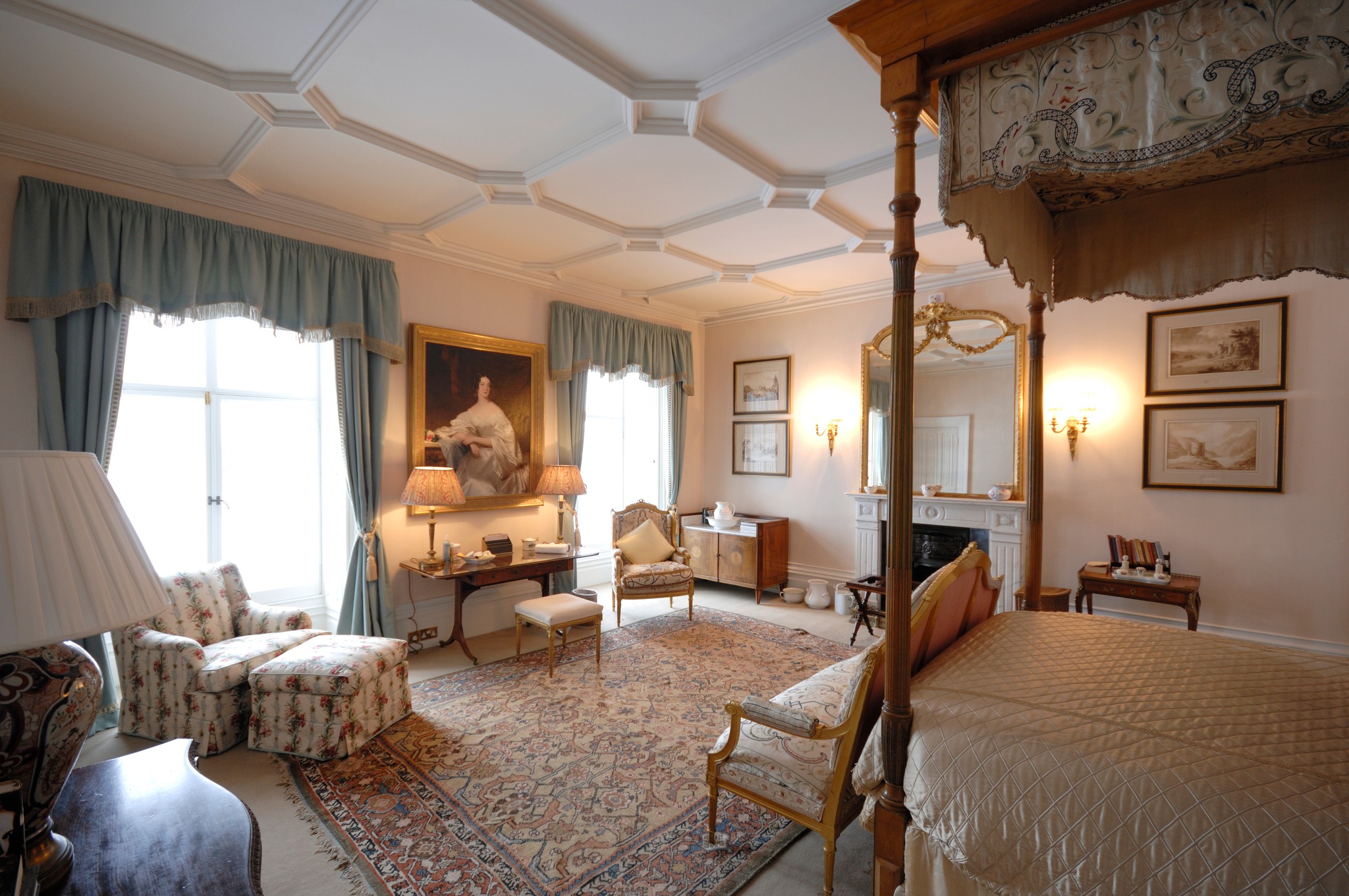 In Downton Abbey, Mercia bedroom kept... - Highclere Castle | Facebook