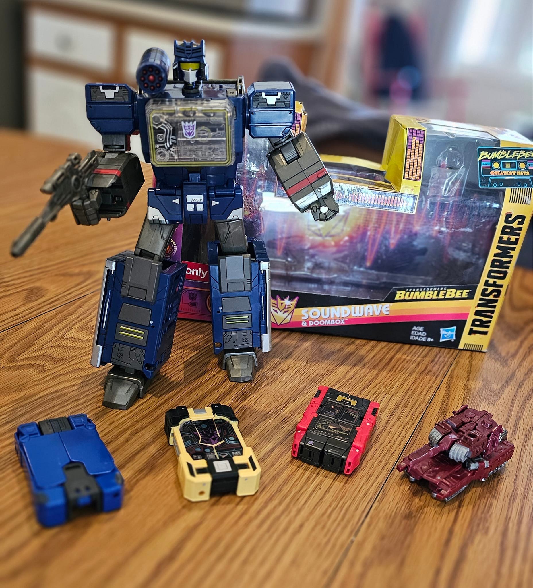 hasbro modern icons transformers soundwave helmet replica gamestop exclusive he is Soundwave. Hasbro Modern Icons Transformers Soundwave