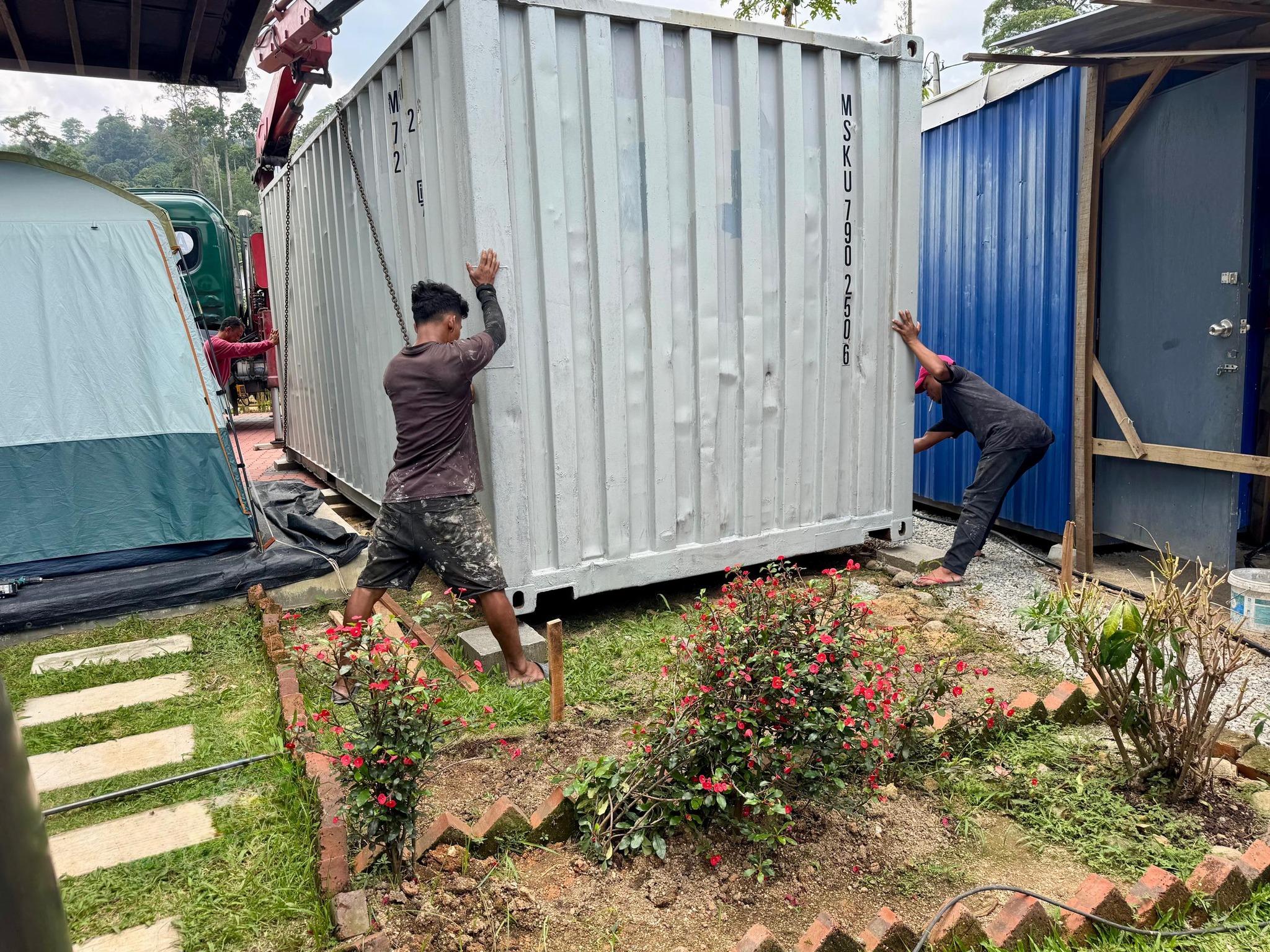 The Black Box & White Box Villa / Genting Highland Foot | Kampung Bukit ...