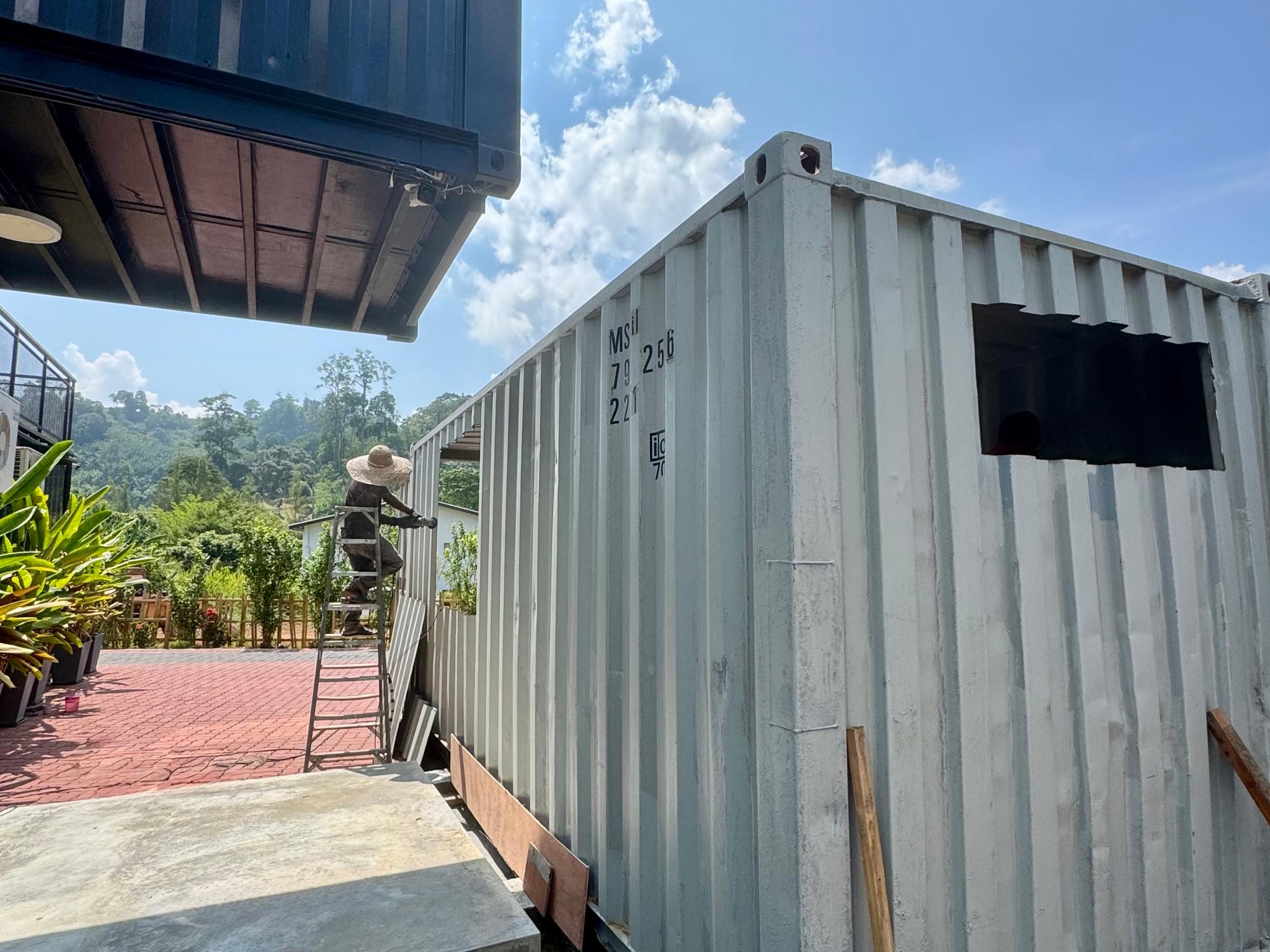 The Black Box & White Box Villa / Genting Highland Foot | Kampung Bukit ...