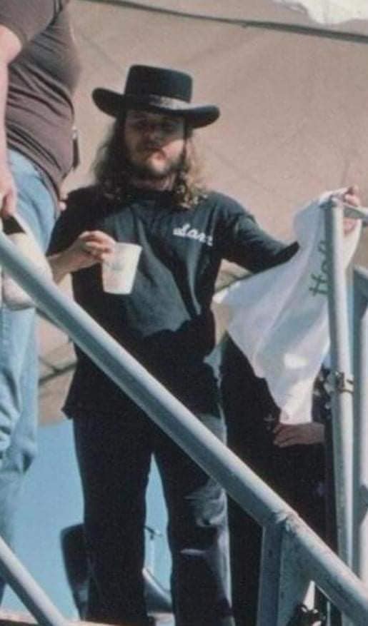 A few Snaps of Ronnie. R.I.P.... - Skynyrd, friends and Fan's