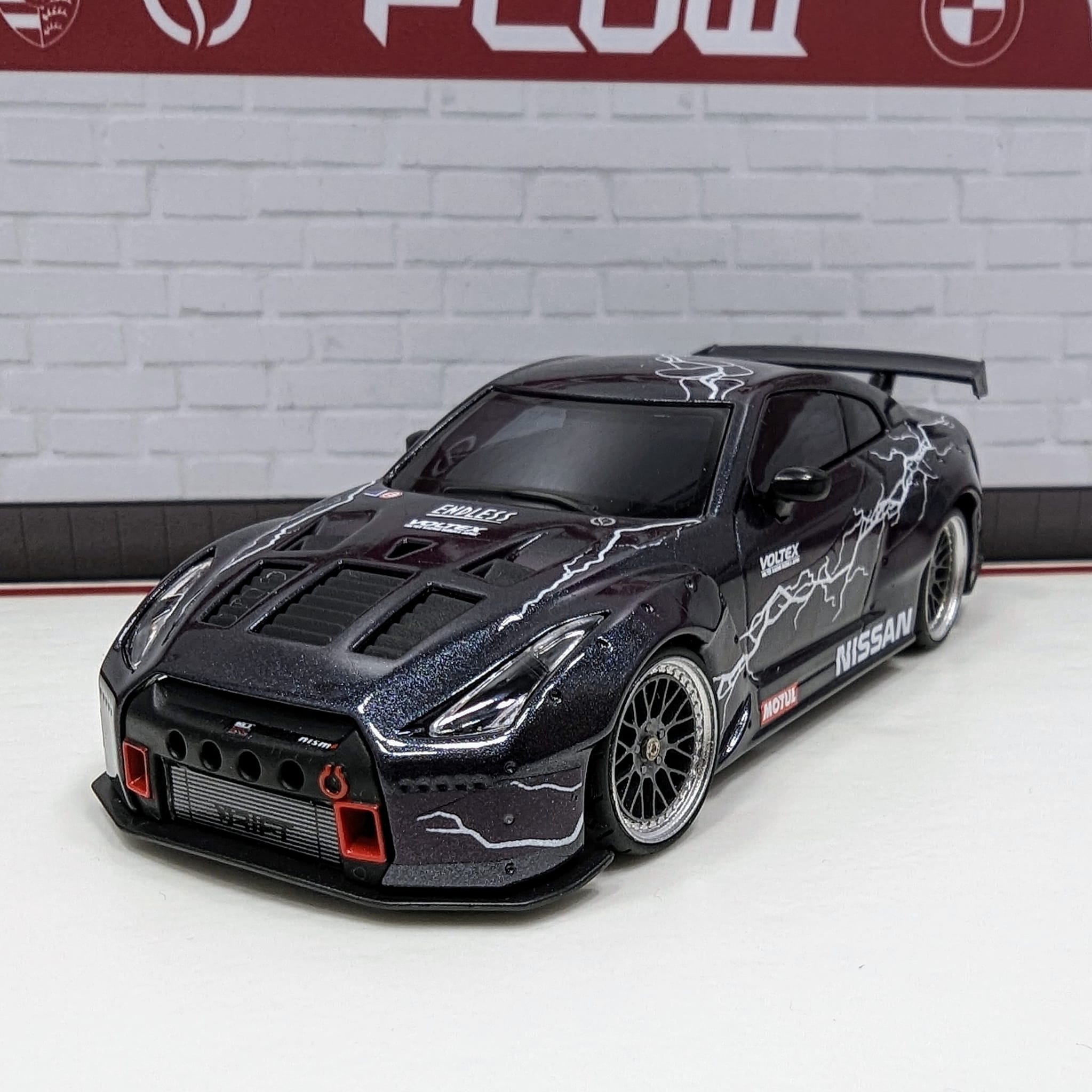 FLOW by Flo W. - ⚫🟣 Lightning GT-R35 🟣⚫ Ein Hauch NfS... | Facebook
