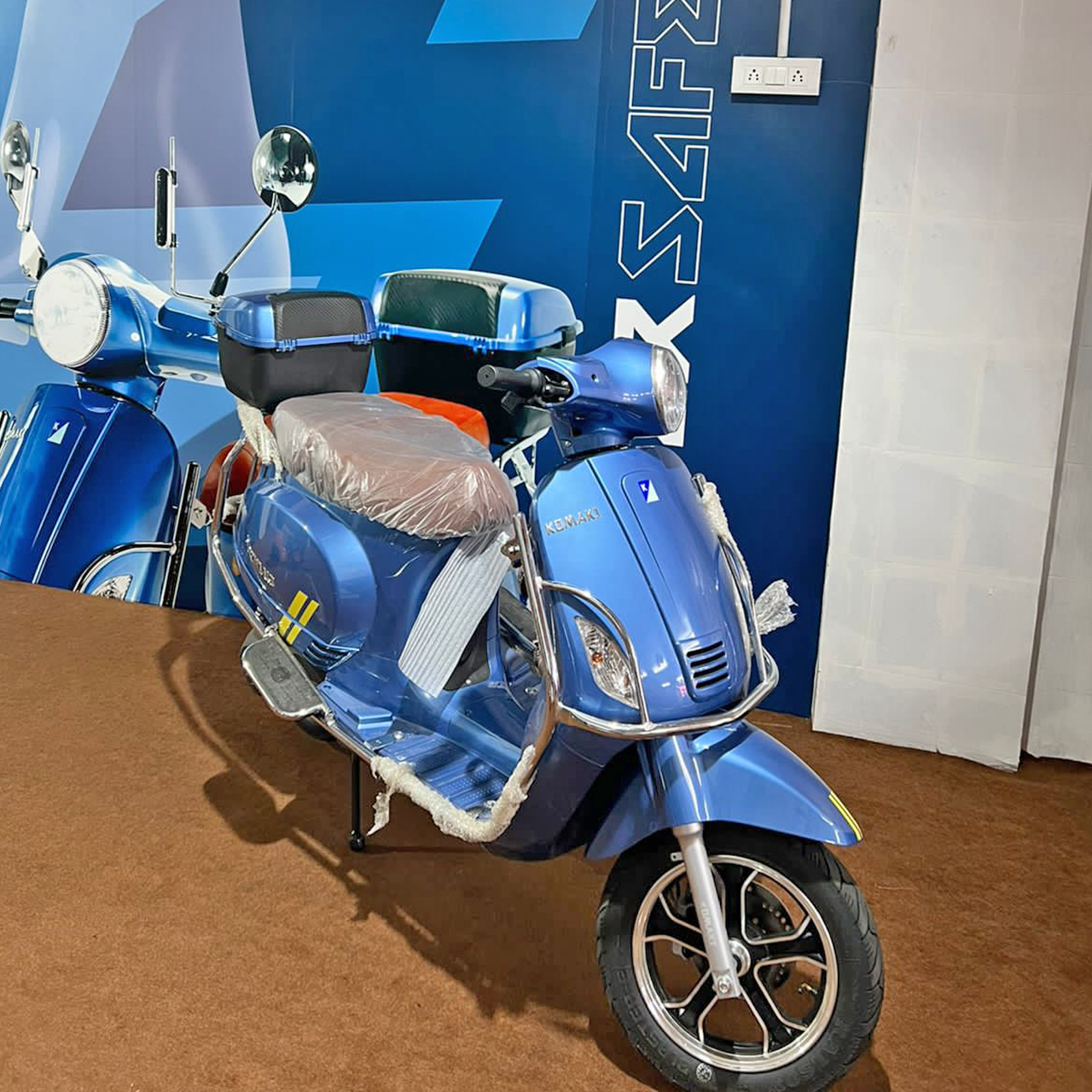 KOMAKI　６９，８４ Komaki Electric Scooter added a - Komaki Electric Scooter