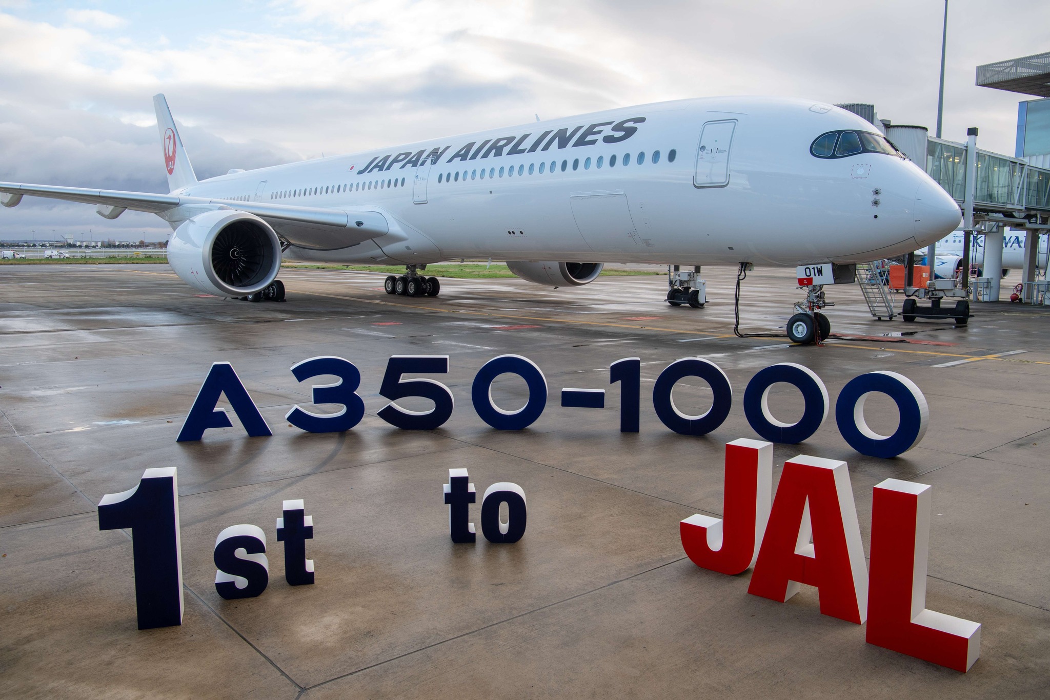 Jun You & Malcolm) Japan Airlines' new flagship, the Airbus A350