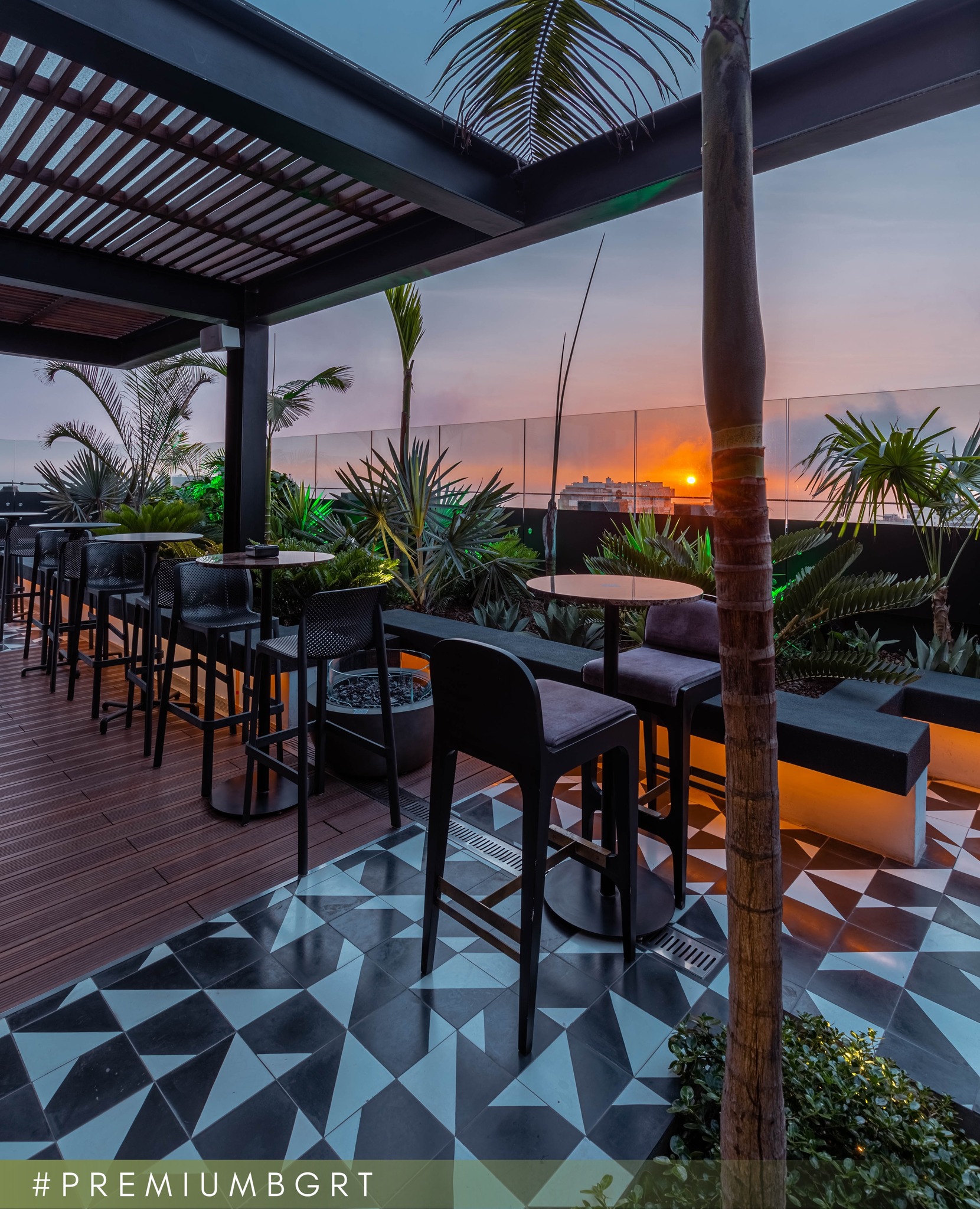 BGRT - Las tardes se disfrutan al máximo en Ambra Rooftop Bar, ubicado ...