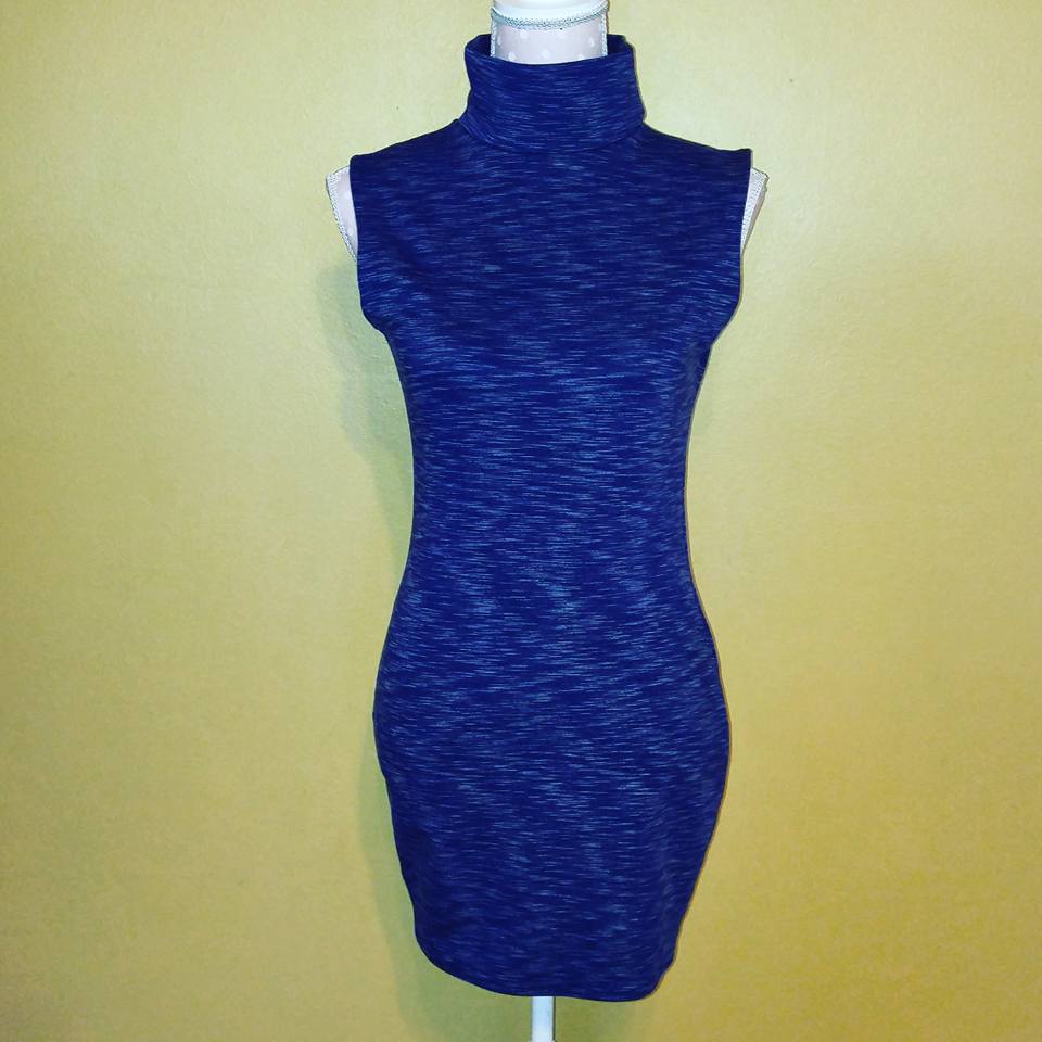 This turtleneck denim dress I created was a VIBE! 😍😍I want to make another, but I'm not sure if this fabric is still available. 😒😒 # denimdress #seamstress #dressmaker #sewingismysuperpower #fashiondesign
