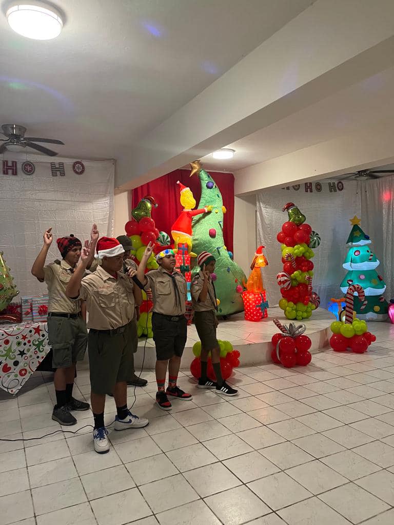 Tropa 32 - Hoy celebramos nuestra Fiesta de Navidad y...