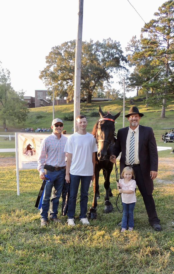 The Scoop Walking... - The Scoop Walking Horse Publication