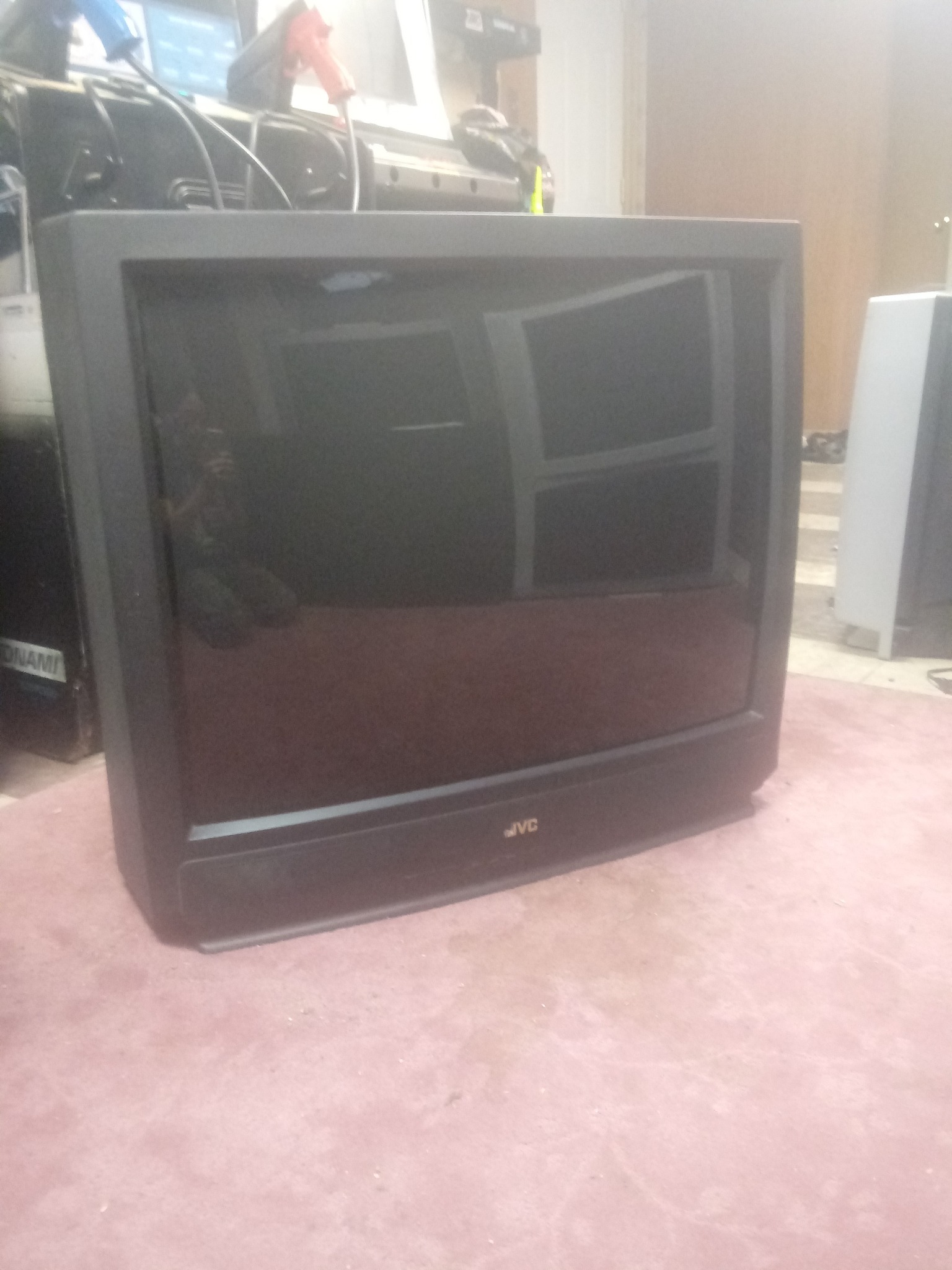 Set up my Beautiful JVC Av-36020 at my new place!
