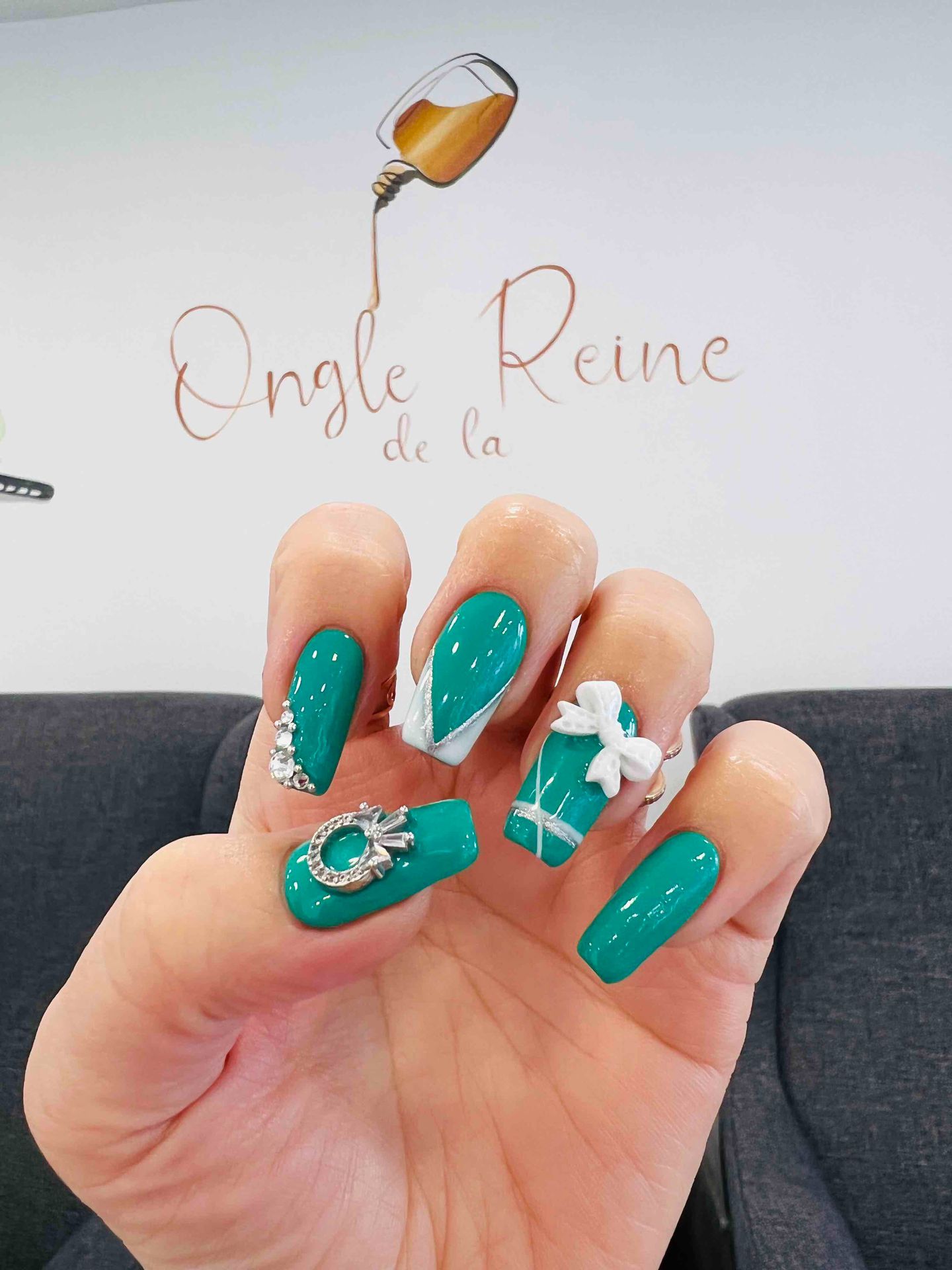 Ongles De La Reine Bourg La Reine