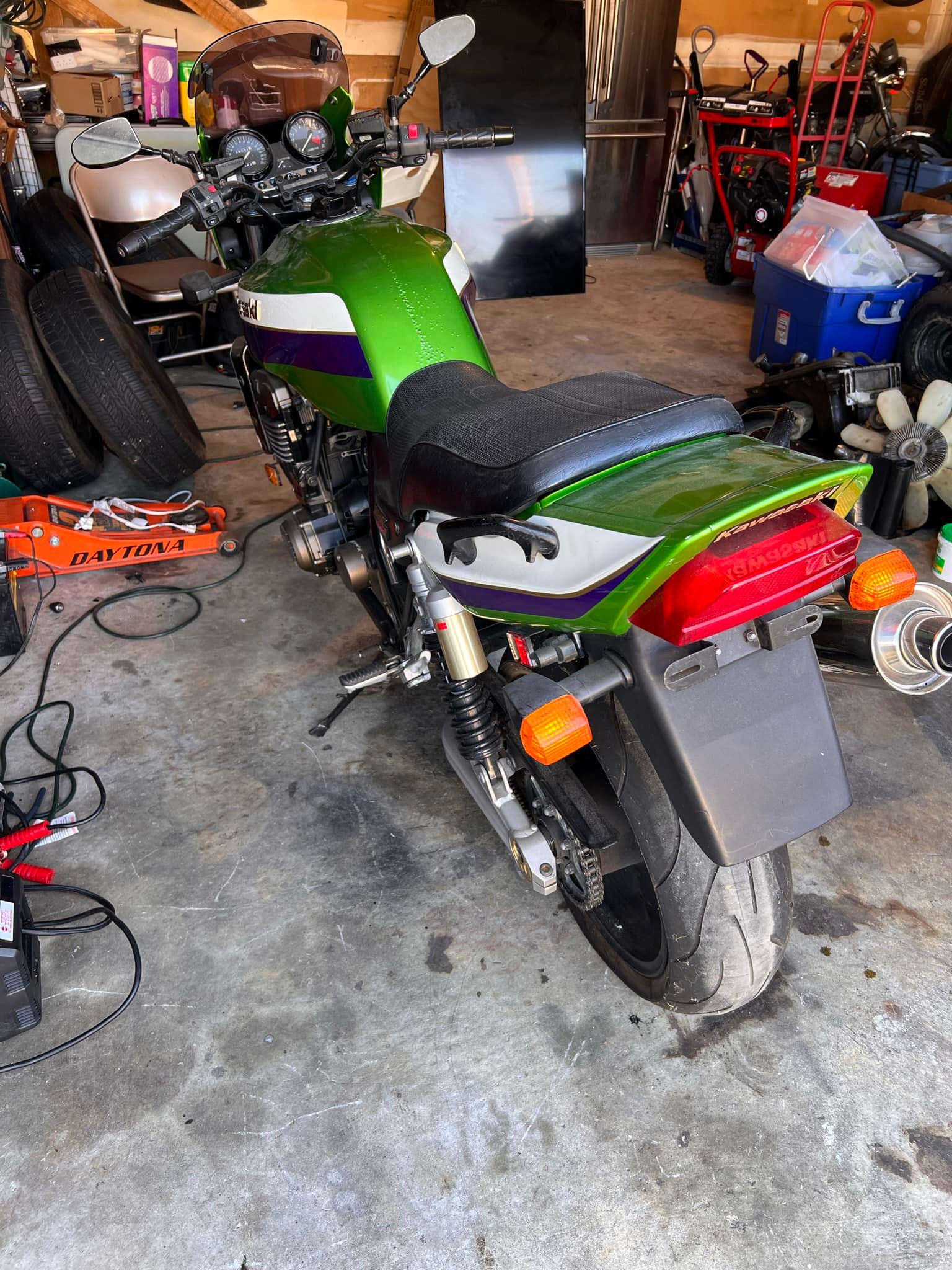 Kawasaki ZRX1200 R A5H 2005 rear brake caliper piston & seal
