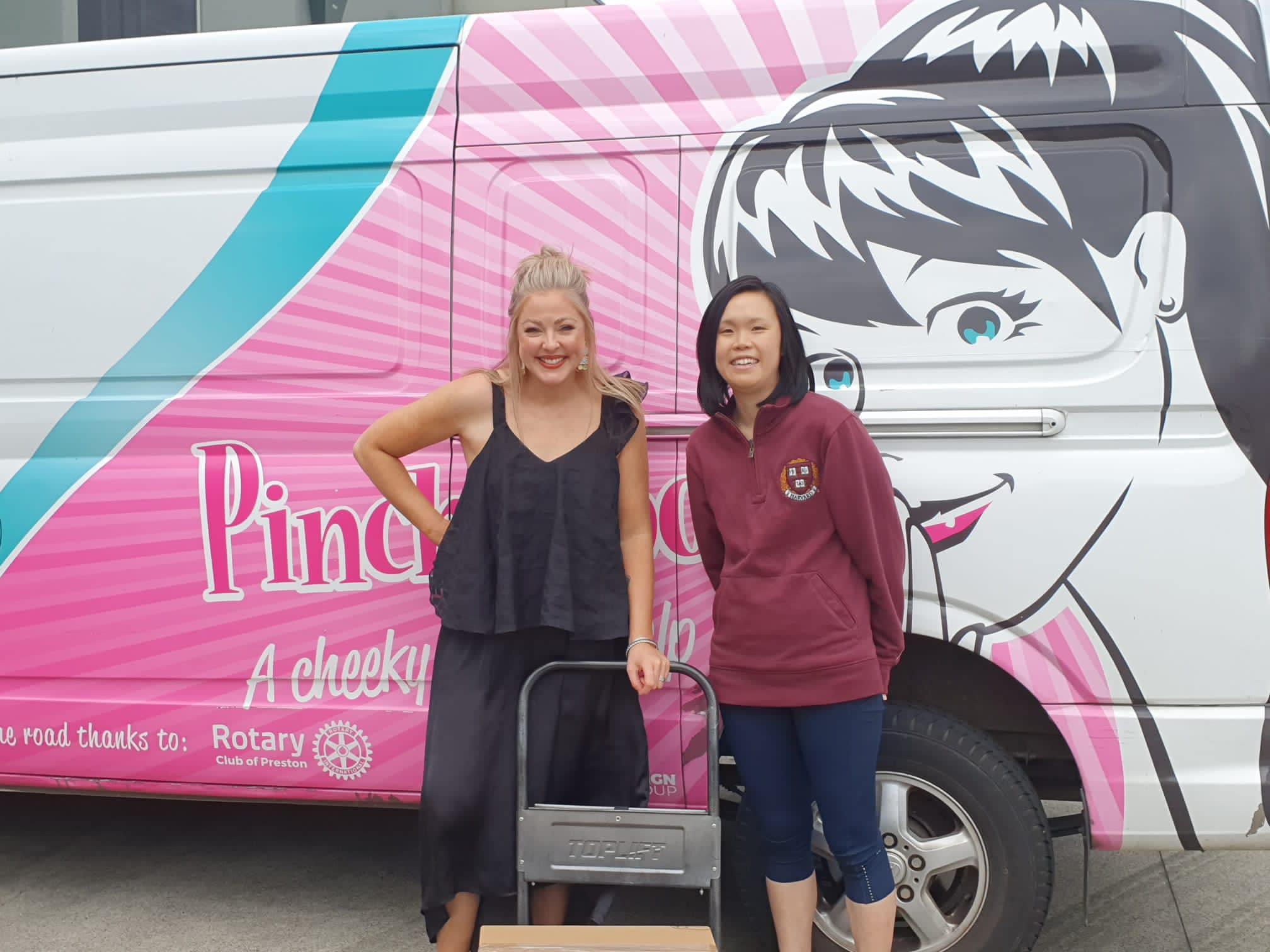 Spur Afrika - A big thank you to Pinchapoo for donating...