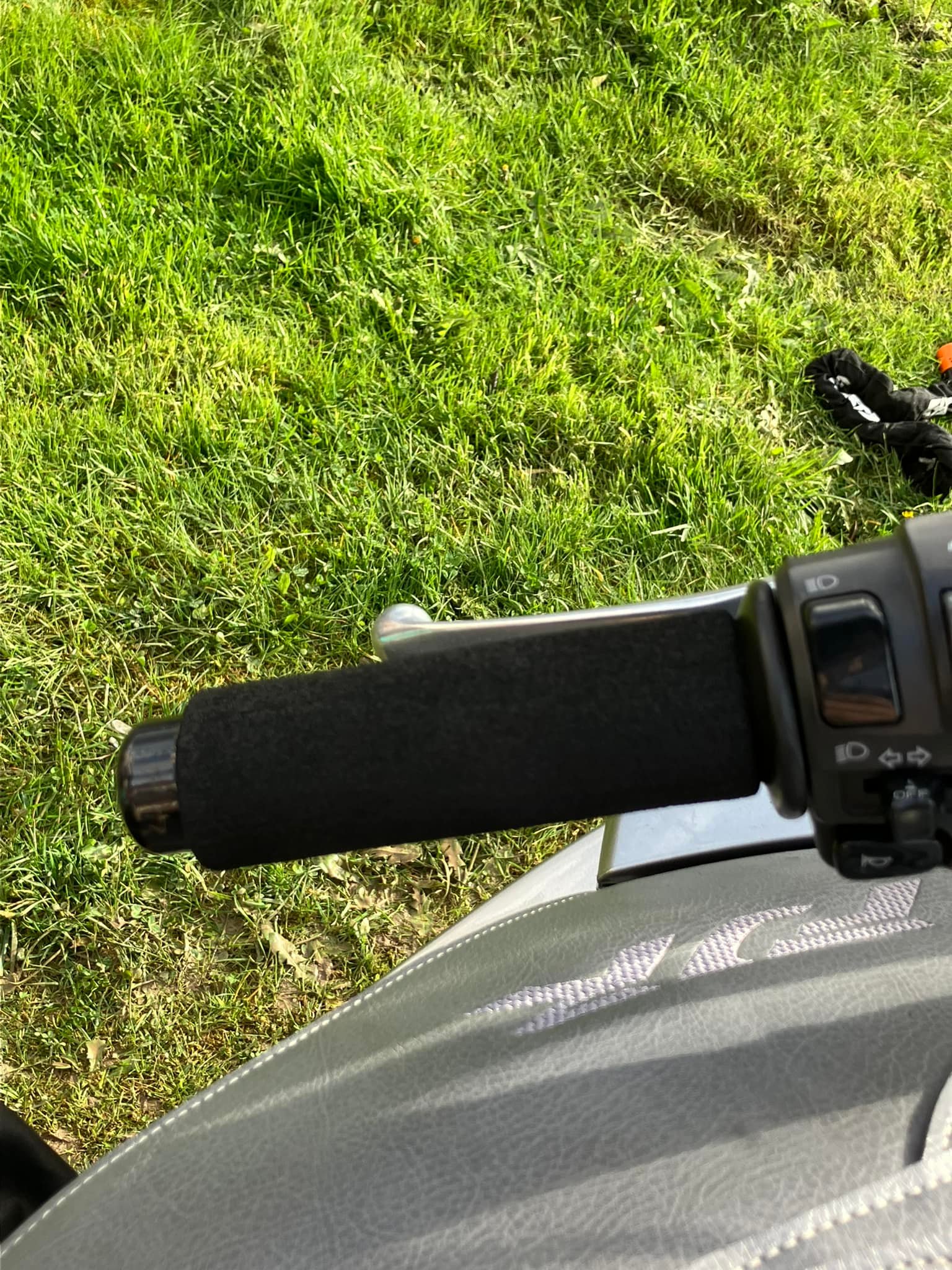Grip Puppy Original - Universal Scooter, Motorcycle & Bike OVER