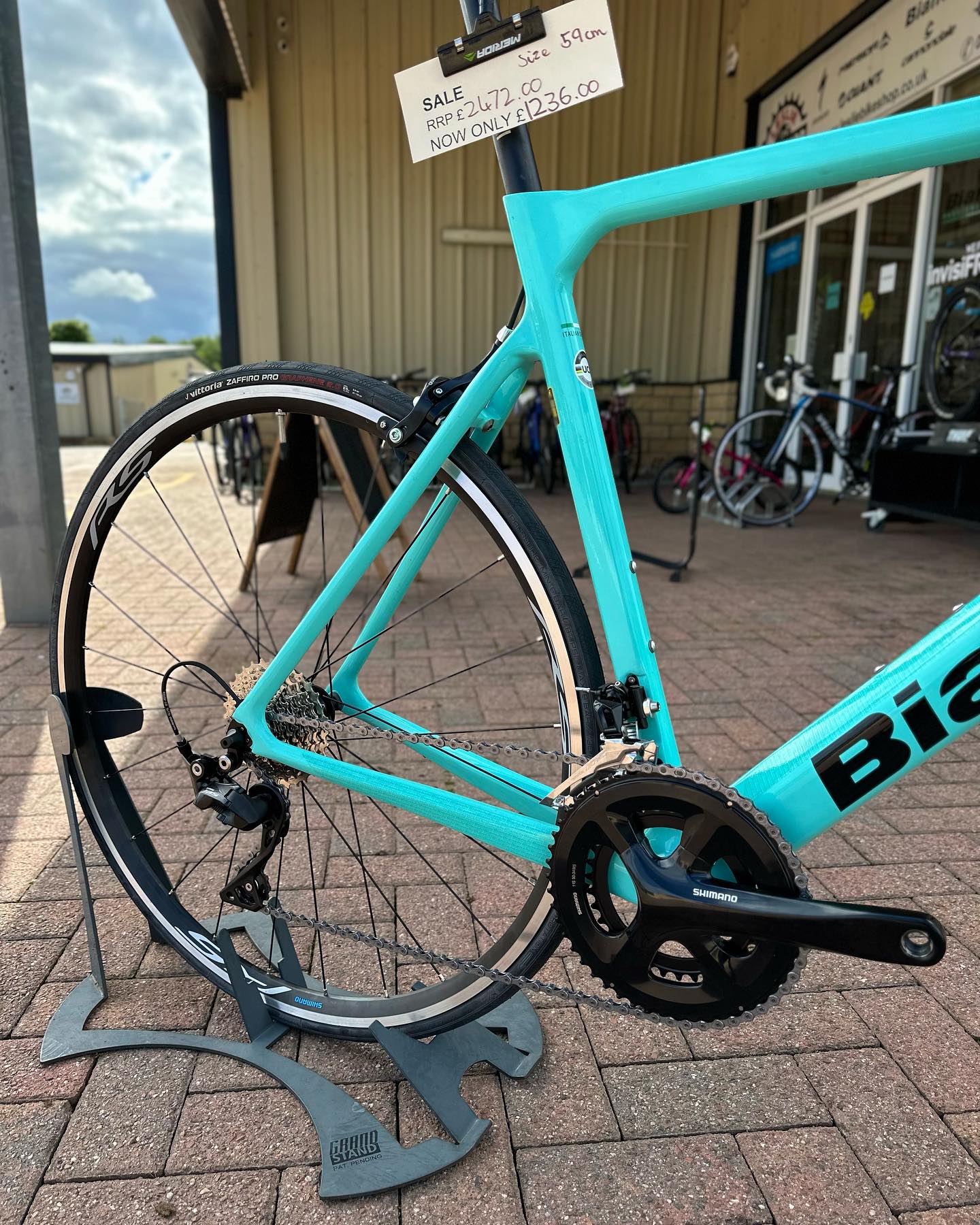 ?50% OFF? Bianchi Sprint 105 Rim size 59cm with 50% off! That 