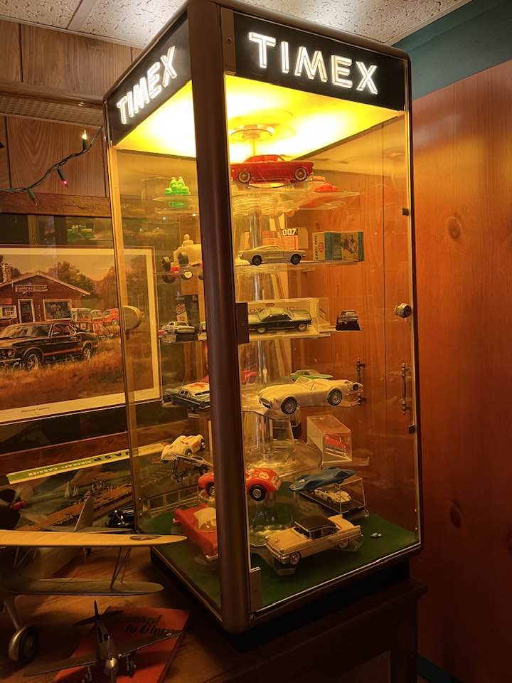 vintage TIMEX ショーケース 1973s A vintage Timex rotating display case from the 1970s. It is