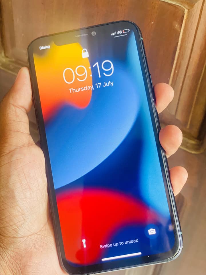 iPhone 11 Pro 512 GB 77% battery health Honest Issue: Face ID not
