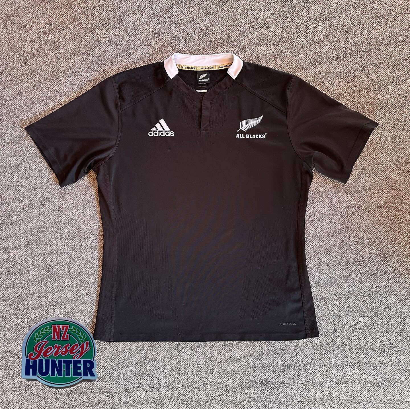 All Blacks 2011 jersey Size XL 61cm pit to pit Sold Jersey is in