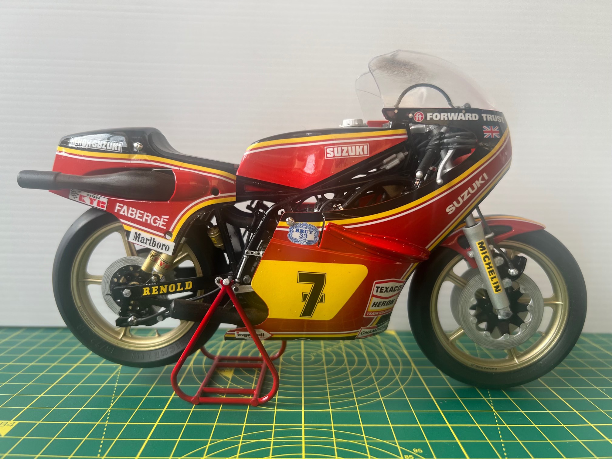 Kit De Maquette Italeri 1:9 - Moto Suzuki RG 500 XR27 1978, Team Heron Barry Sheene - Neuf