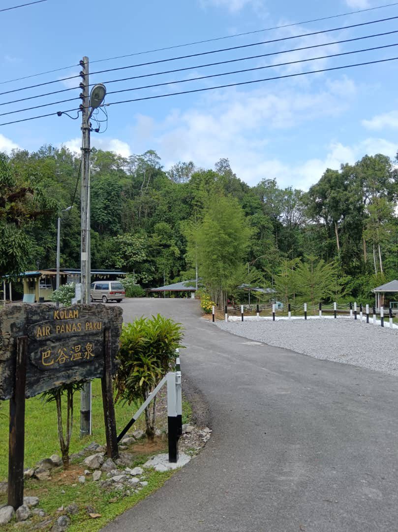 Paku Hot Springs | Bau