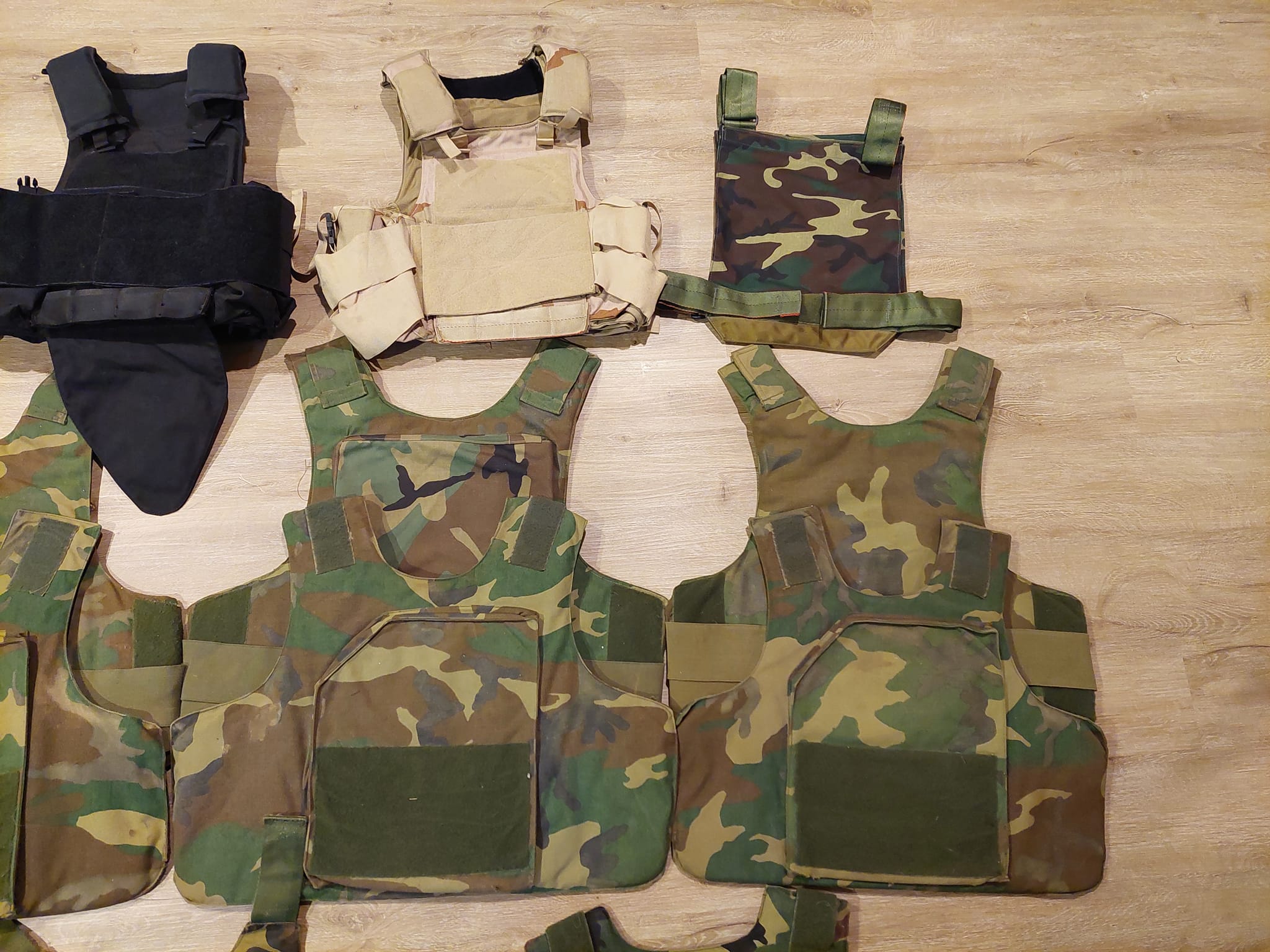Pre-MSA Paraclete RMV 720 with pouches. Everything is new old