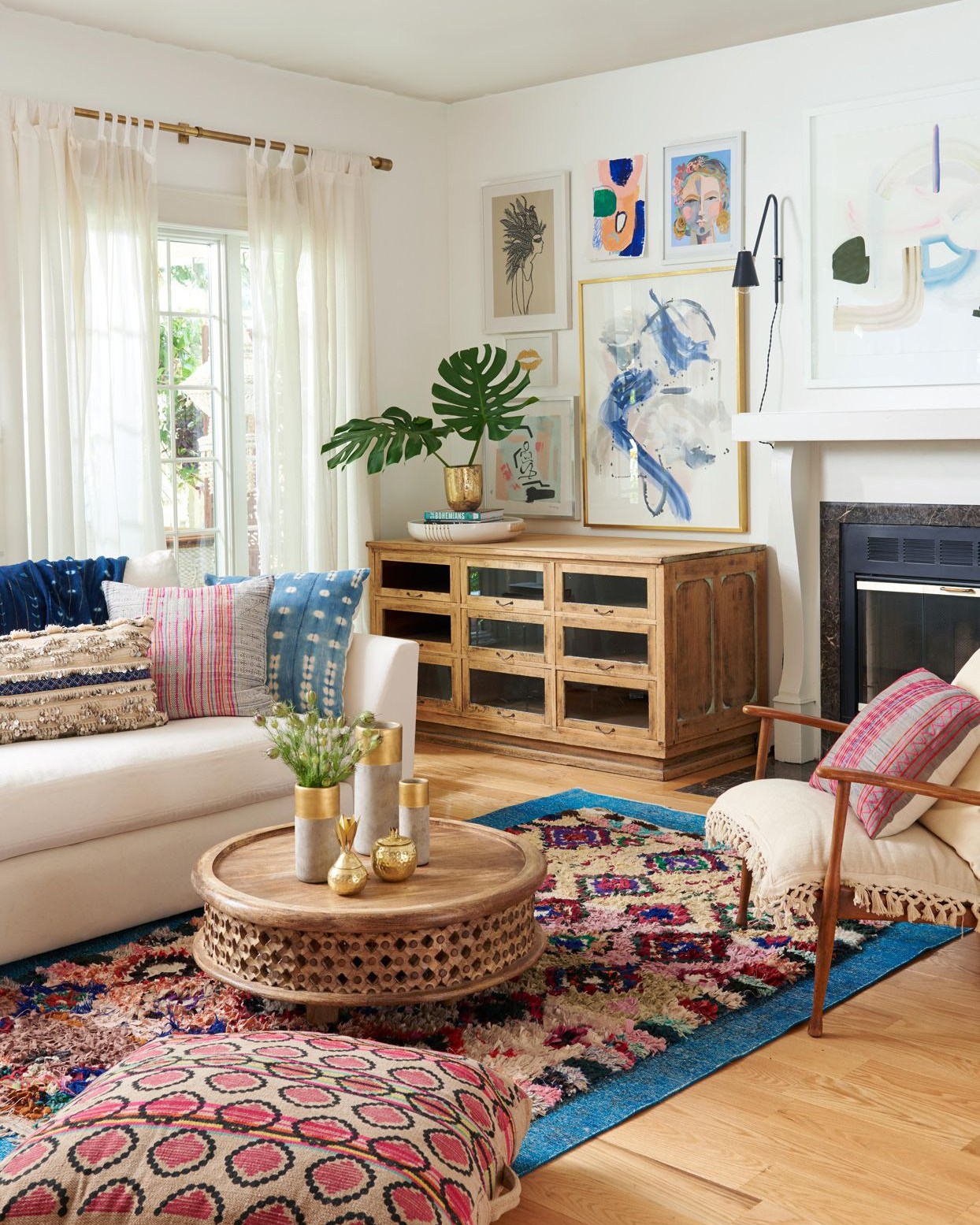 Boho - A unique space that is comfortable and has some colorful details ...