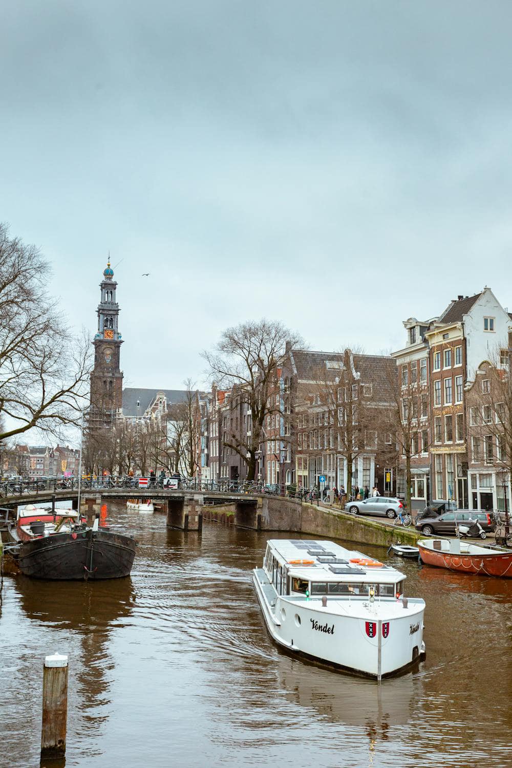 Boat in Amsterdam named after Klow city