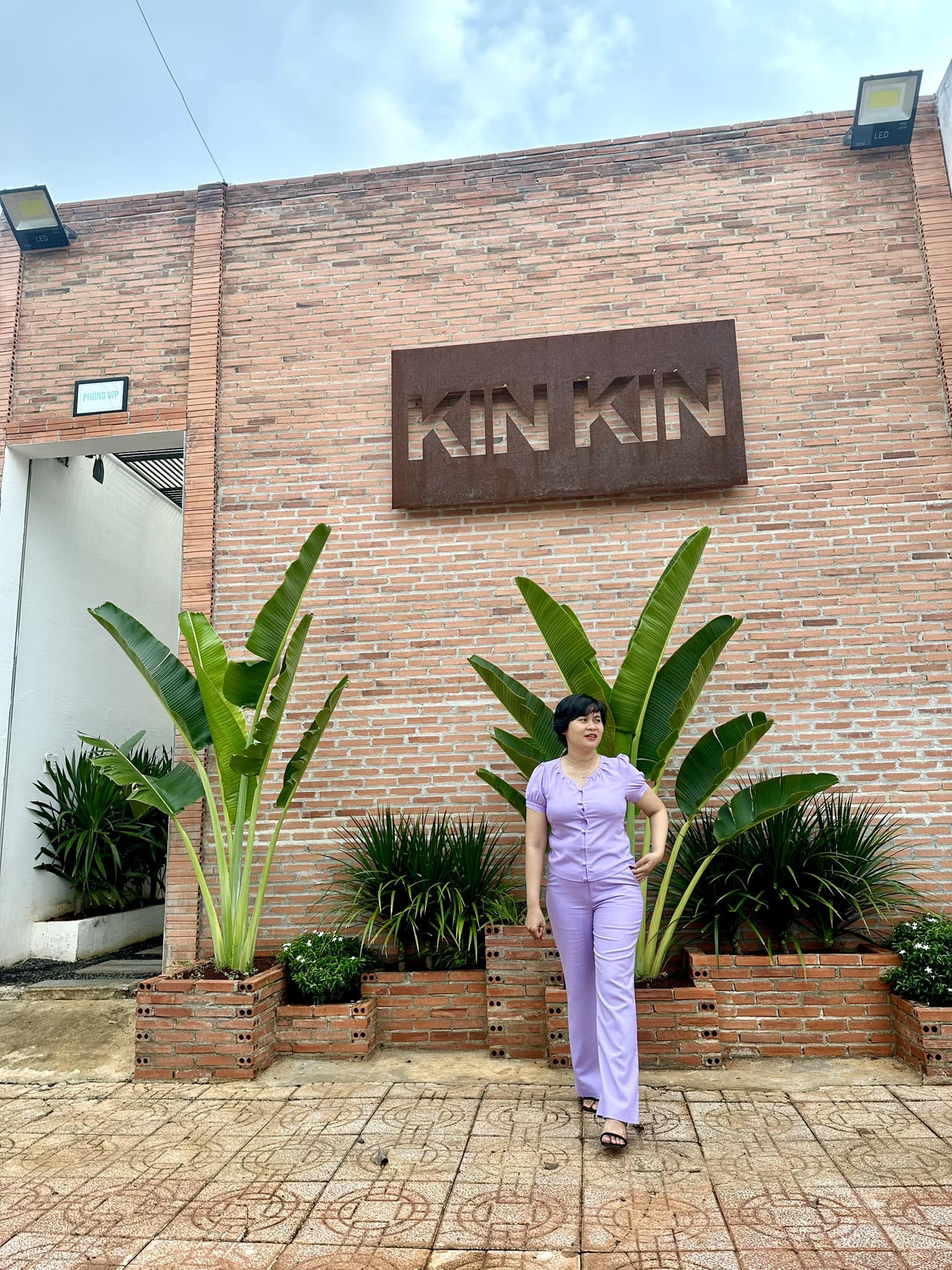Kin Kin Store