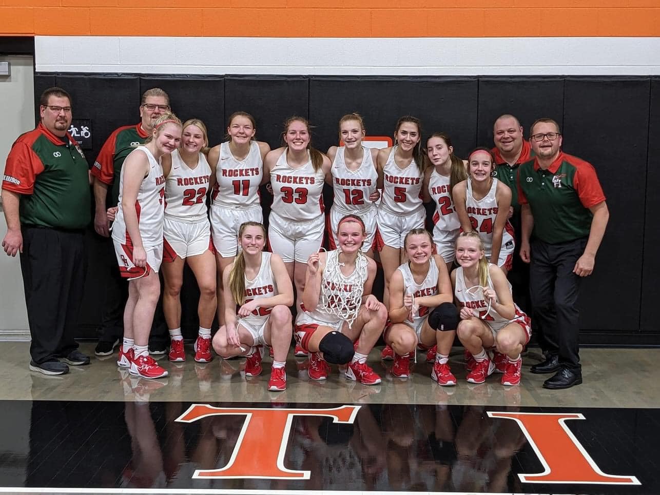 Oakharborladyrocketsbasketball