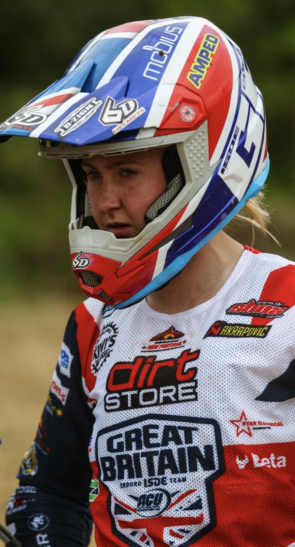 Nieve Holmes Racing