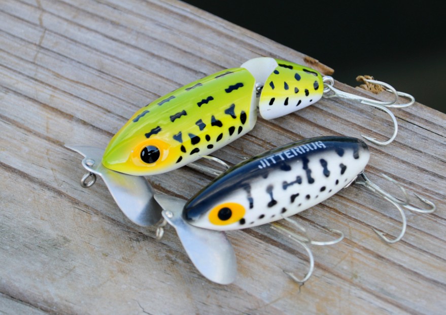 How do you choose between a Jointed Jitterbug and a solid model?