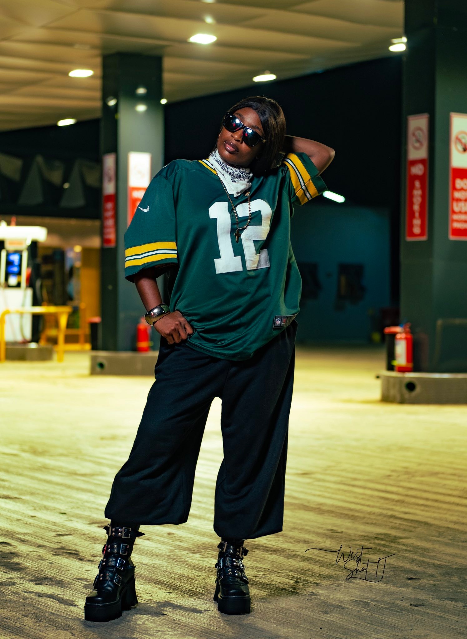 dressing up a football jersey How To Wear Jersey: 10 Styling Ideas That Actually Look Cool Football jerseys are no longer limited to game days and stadium stands. Today, football clothing has become a remove-oldTYFUtags